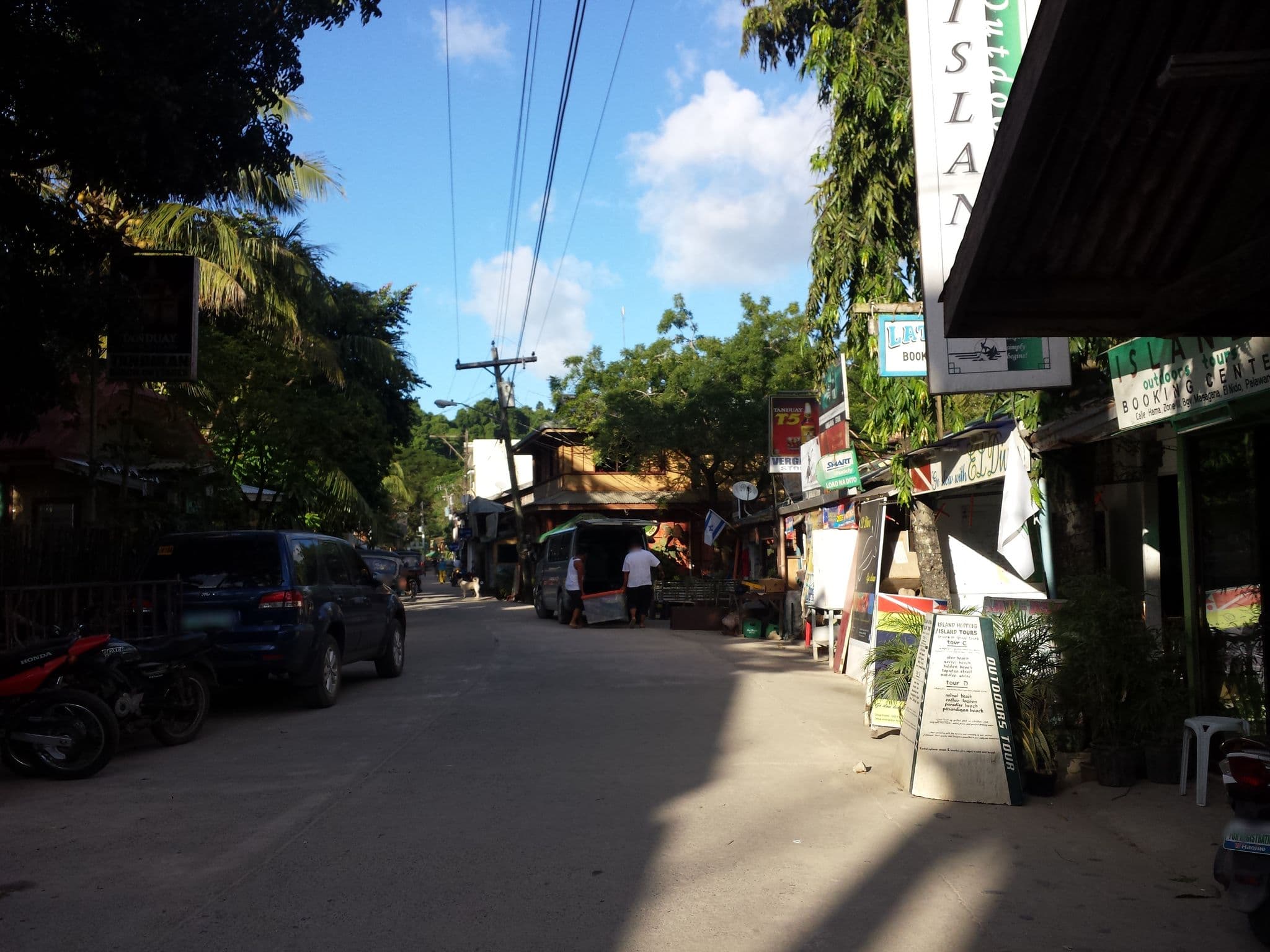 Street view near Tandikan Beach Cottages, El Nido