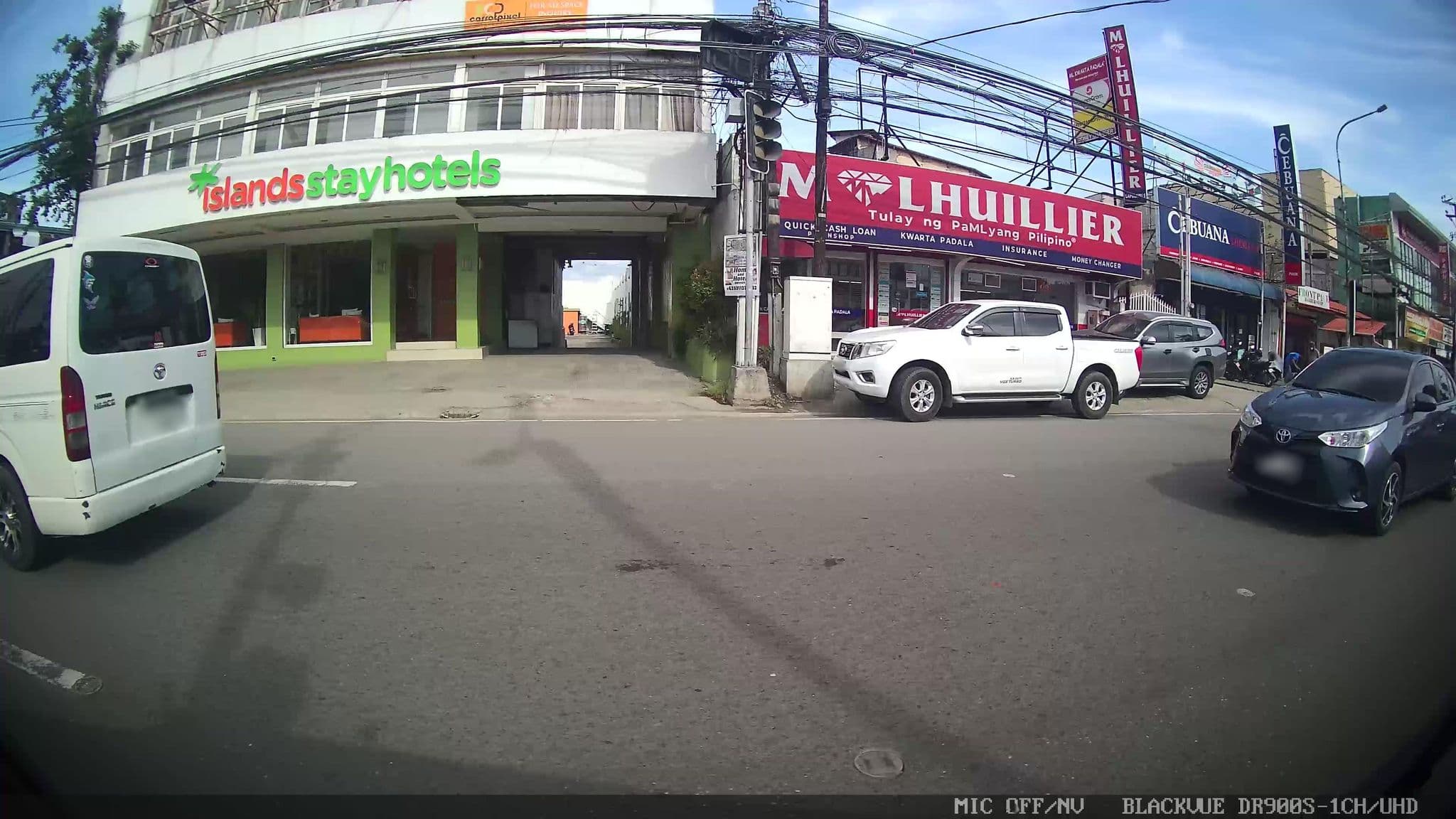Street view near Island Stay Hotel, Lapu-Lapu City — © Kaart---RIGHT (CC BY-SA · Mapillary)