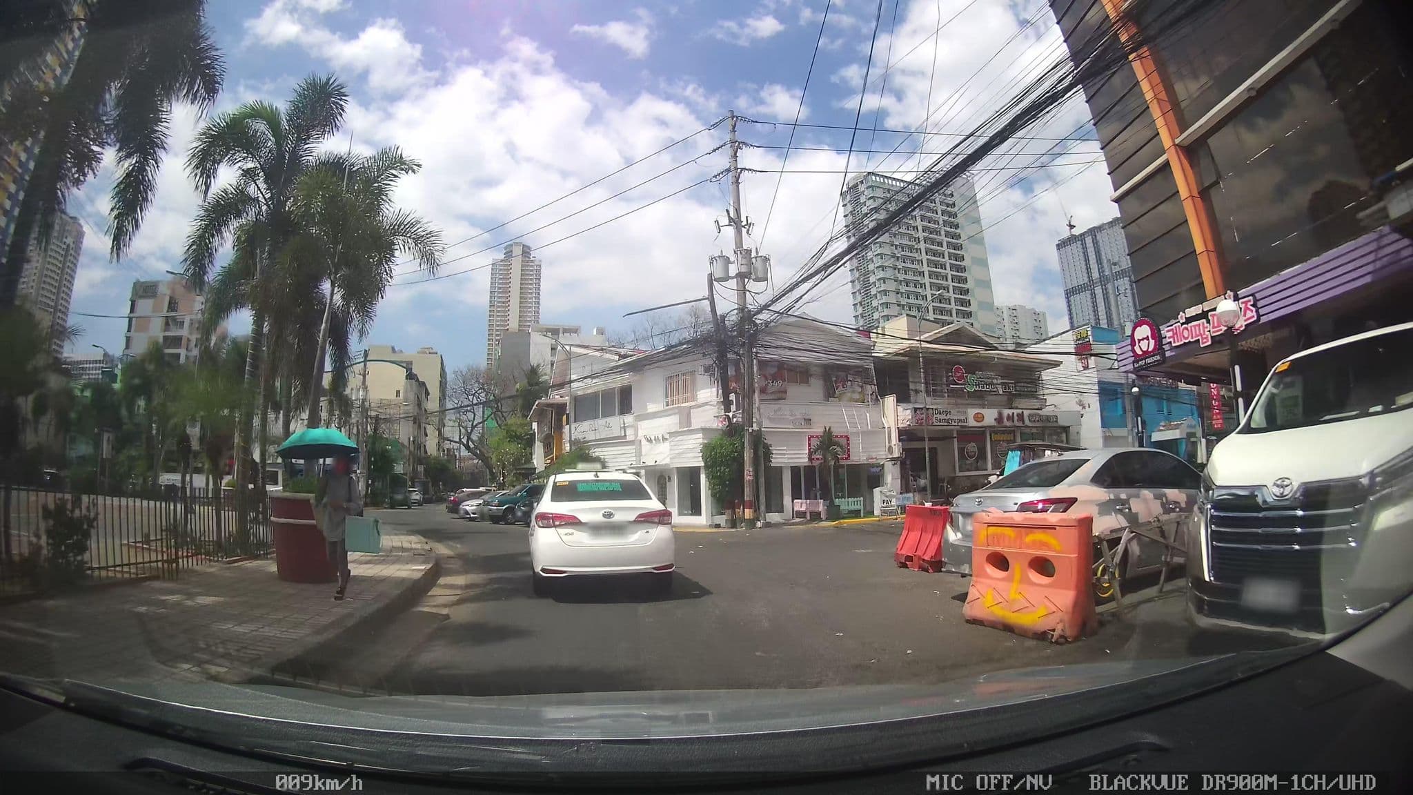 Street view near Chill-Out Guest House, Paco — © kaart_4 (CC BY-SA · Mapillary)