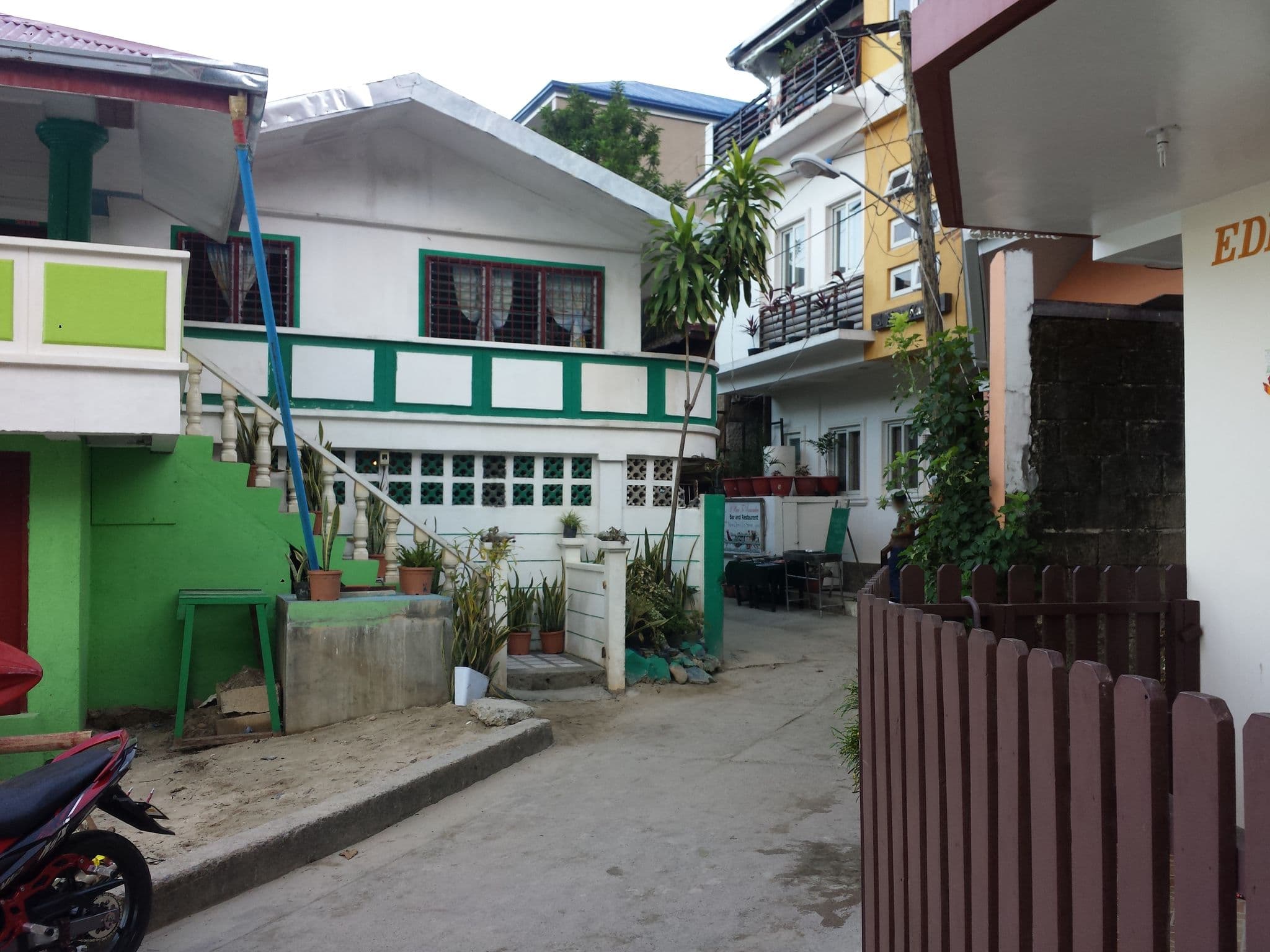 Street view near Amigos Inn, El Nido