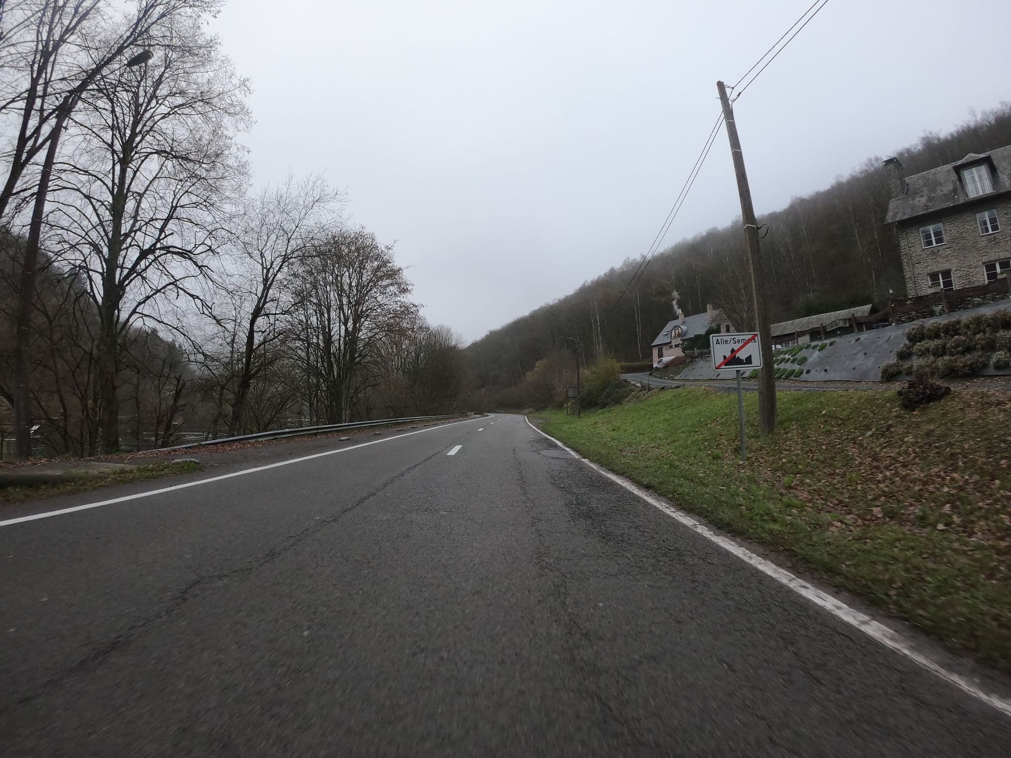 Street view near Auberge d'Alle, Bouillon — © joostjakob (CC BY-SA · Mapillary)