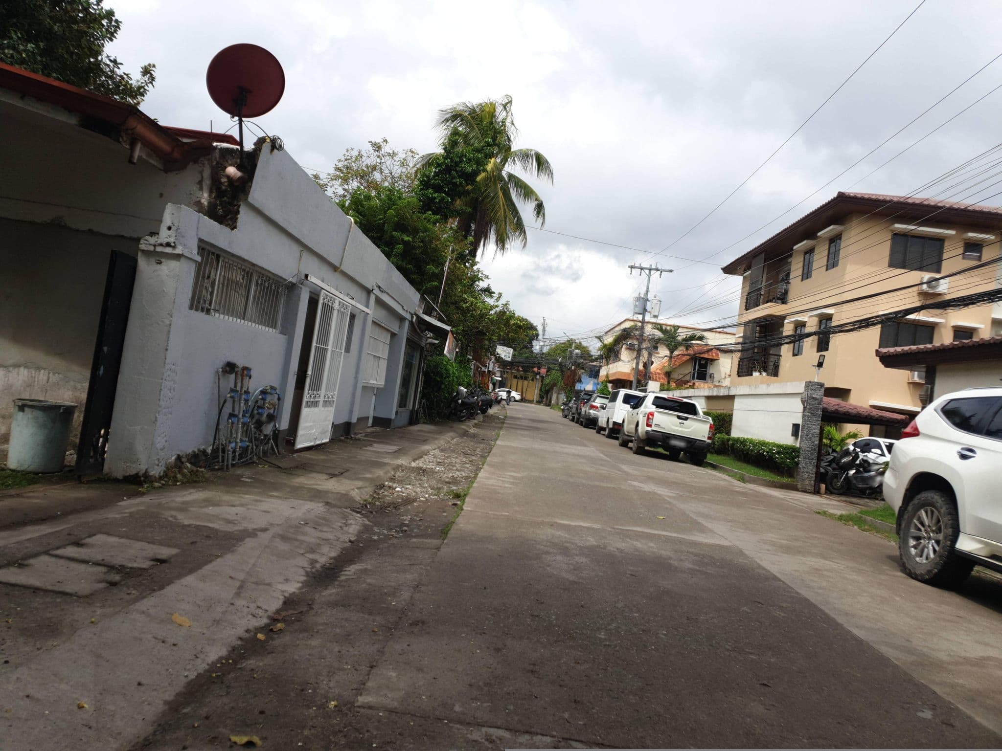 Street view near GAT Apartments, Dumaguete — © doodstecsonhere (CC BY-SA · Mapillary)