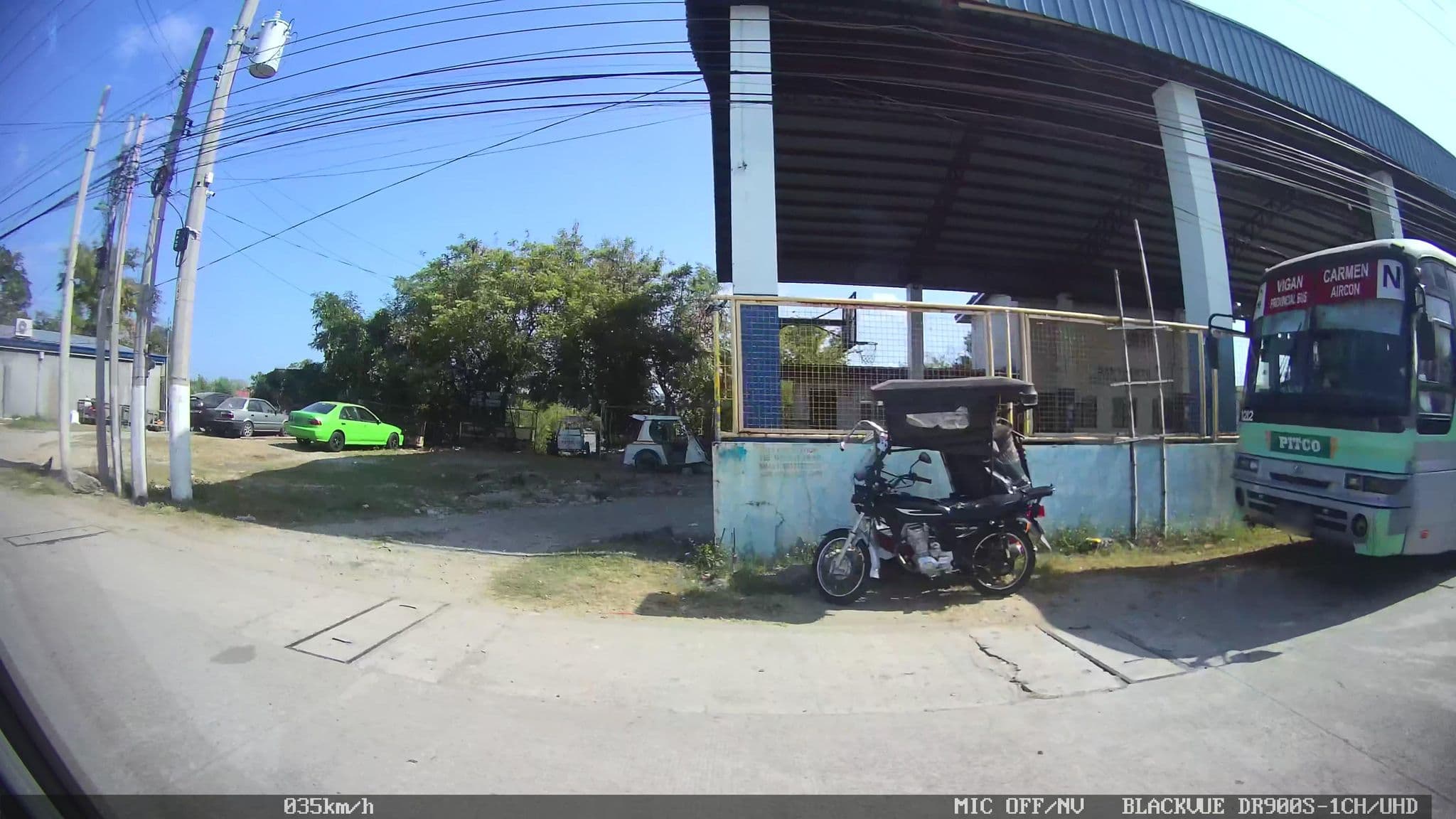 Street view near Lorenza lodge, Paringao — © Kaart---RIGHT (CC BY-SA · Mapillary)