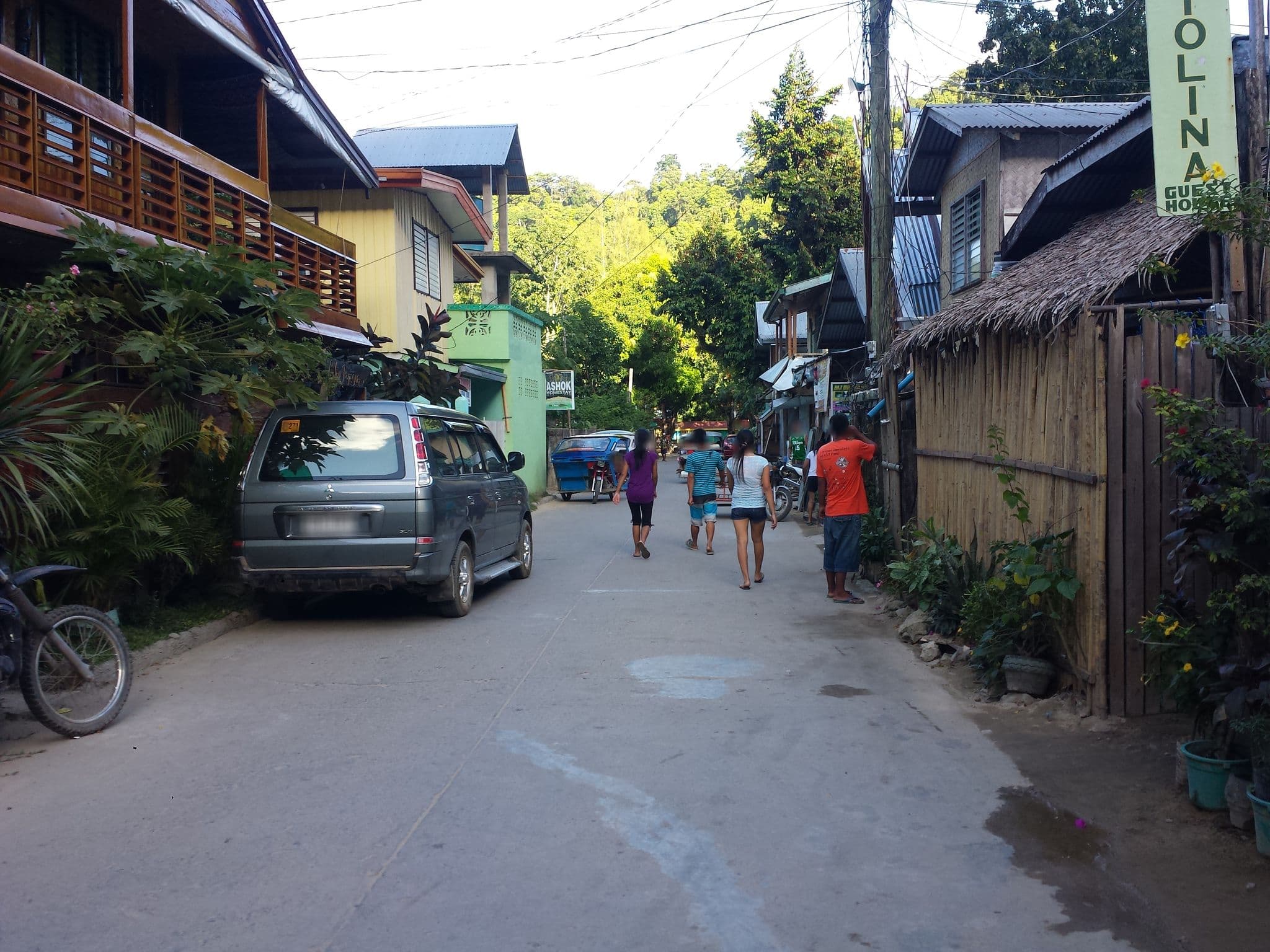 Street view near ATM - At The Moment Hostel, El Nido