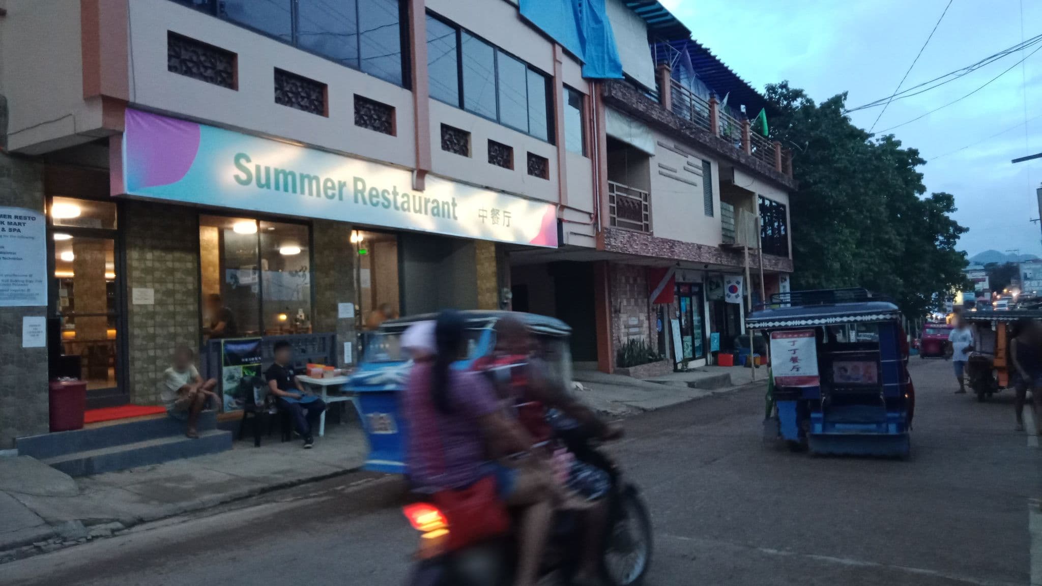 Street view near Macky's Hidden Inn, Coron
