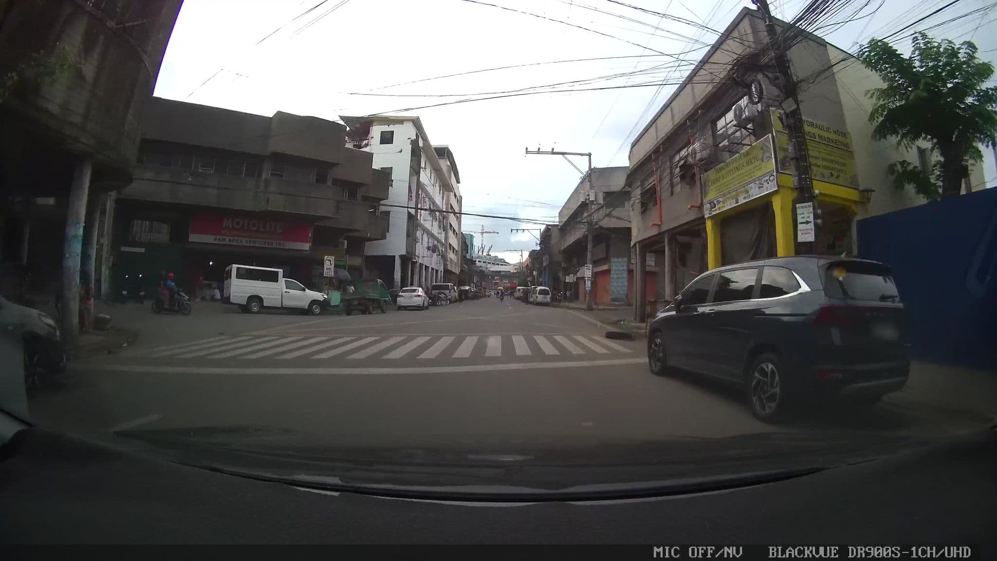 Street view near Red Doorz, Adlaon — © Kaart---FRONT (CC BY-SA · Mapillary)