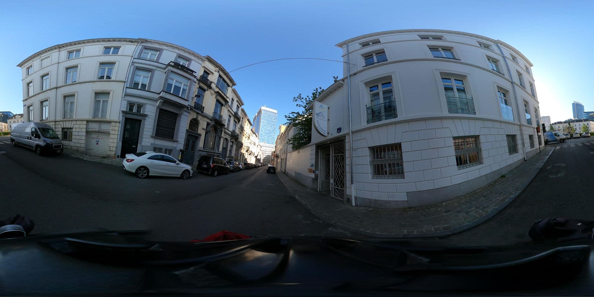 Street view near Auberge de Jeunesse Jacques Brel, Saint-Josse-ten-Noode — © RaphaelPasLoin (CC BY-SA · Mapillary)