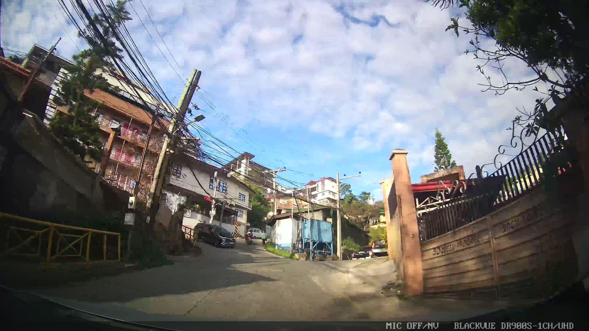 Street view near Lyn's Transient House, Baguio