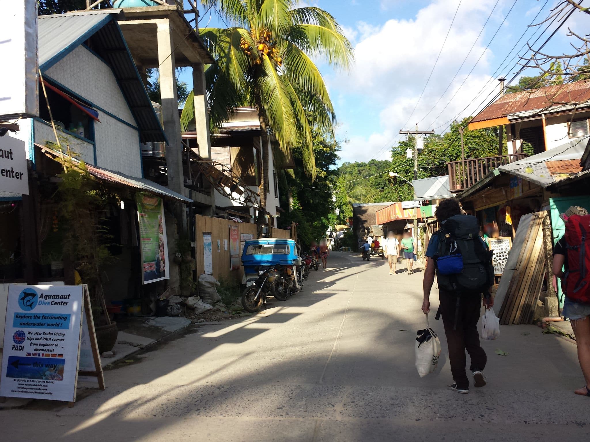 Street view near Ricos Cottages, El Nido