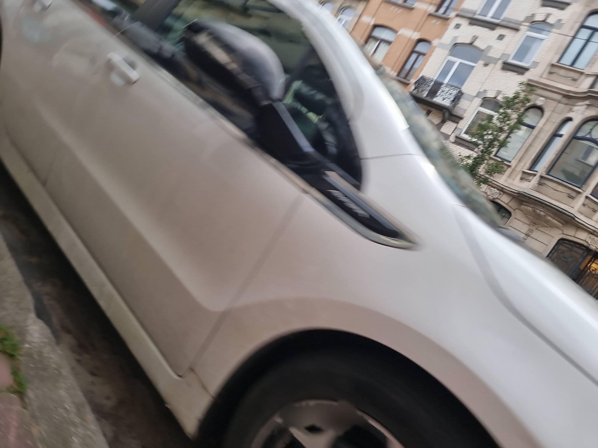 Street view near Living in Brûsel, Etterbeek — © mapfool (CC BY-SA · Mapillary)