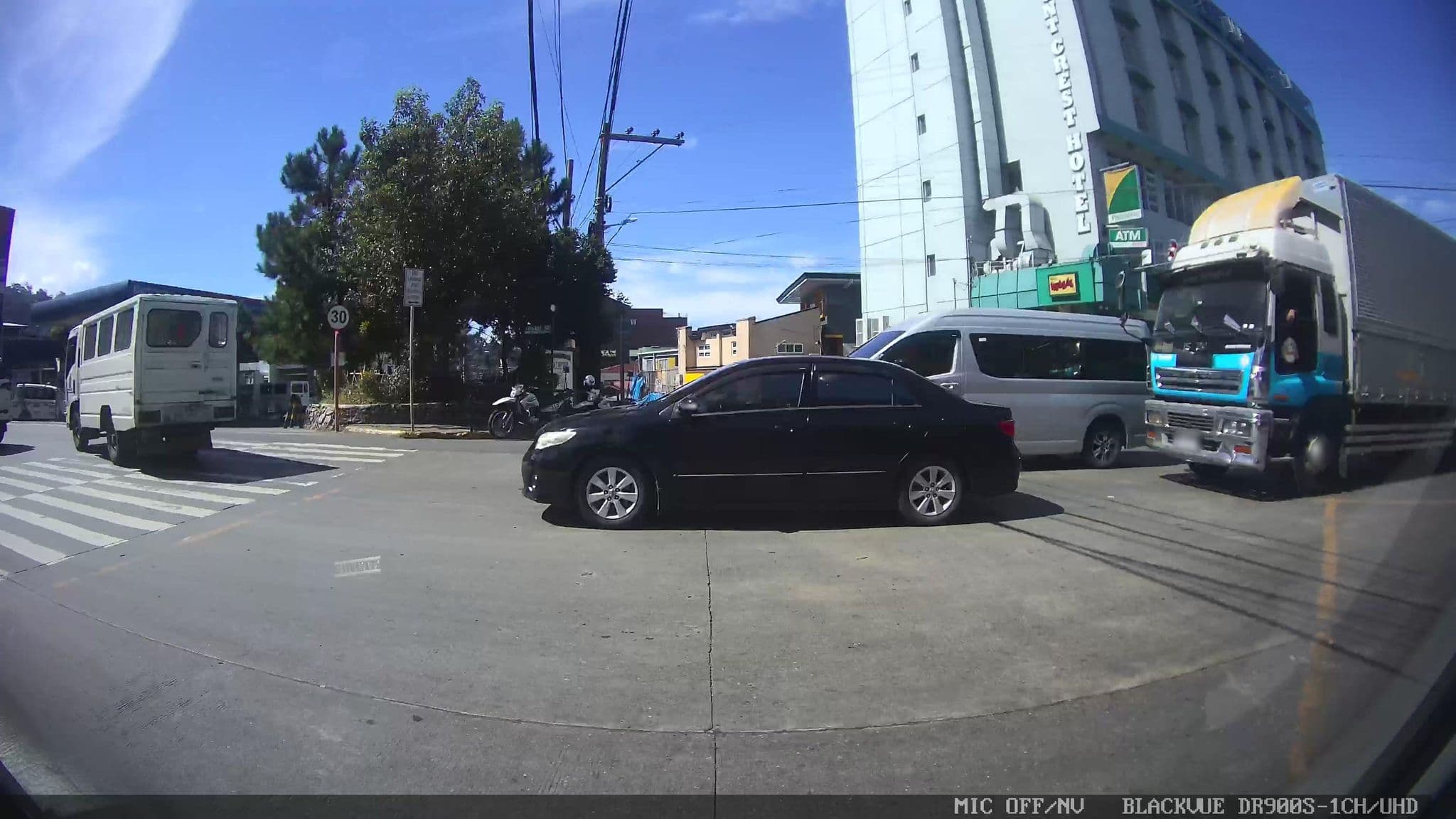 Street view near Baguio Holiday Villas, Baguio — © Kaart---LEFT (CC BY-SA · Mapillary)