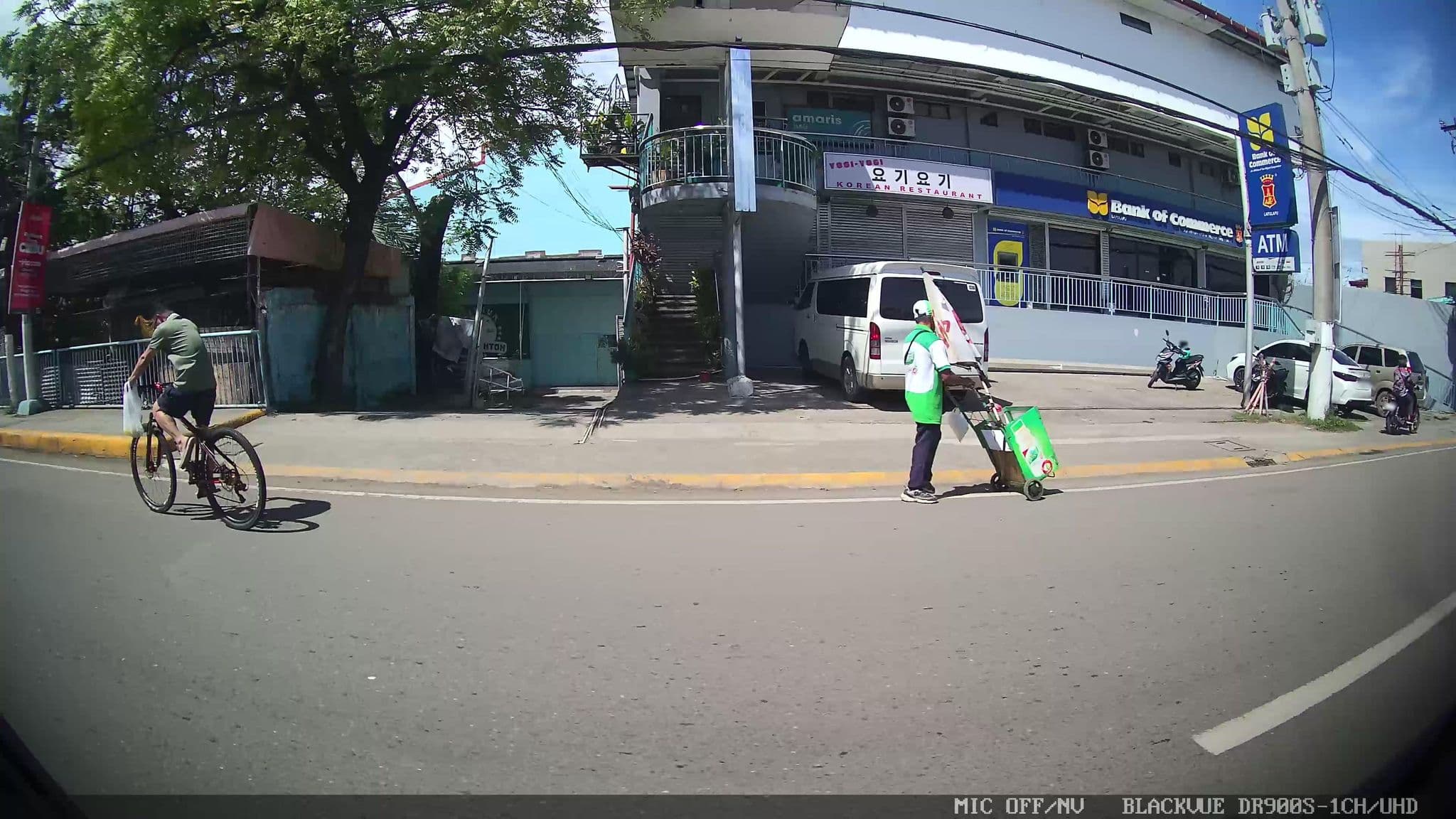 Street view near Amaris Bed & Breakfast, Lapu-Lapu City — © Kaart---RIGHT (CC BY-SA · Mapillary)