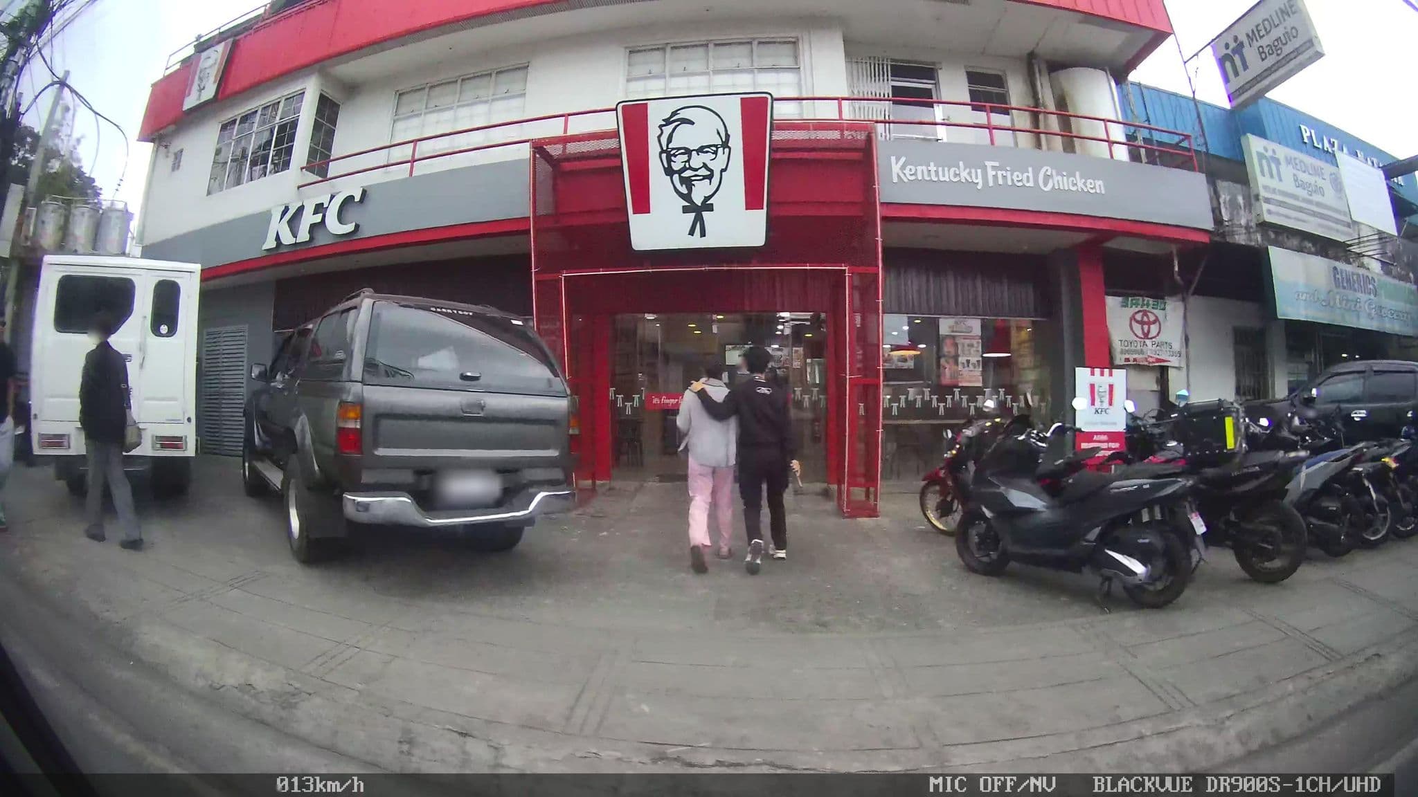 Street view near Cosmopolitan Hotel, Baguio