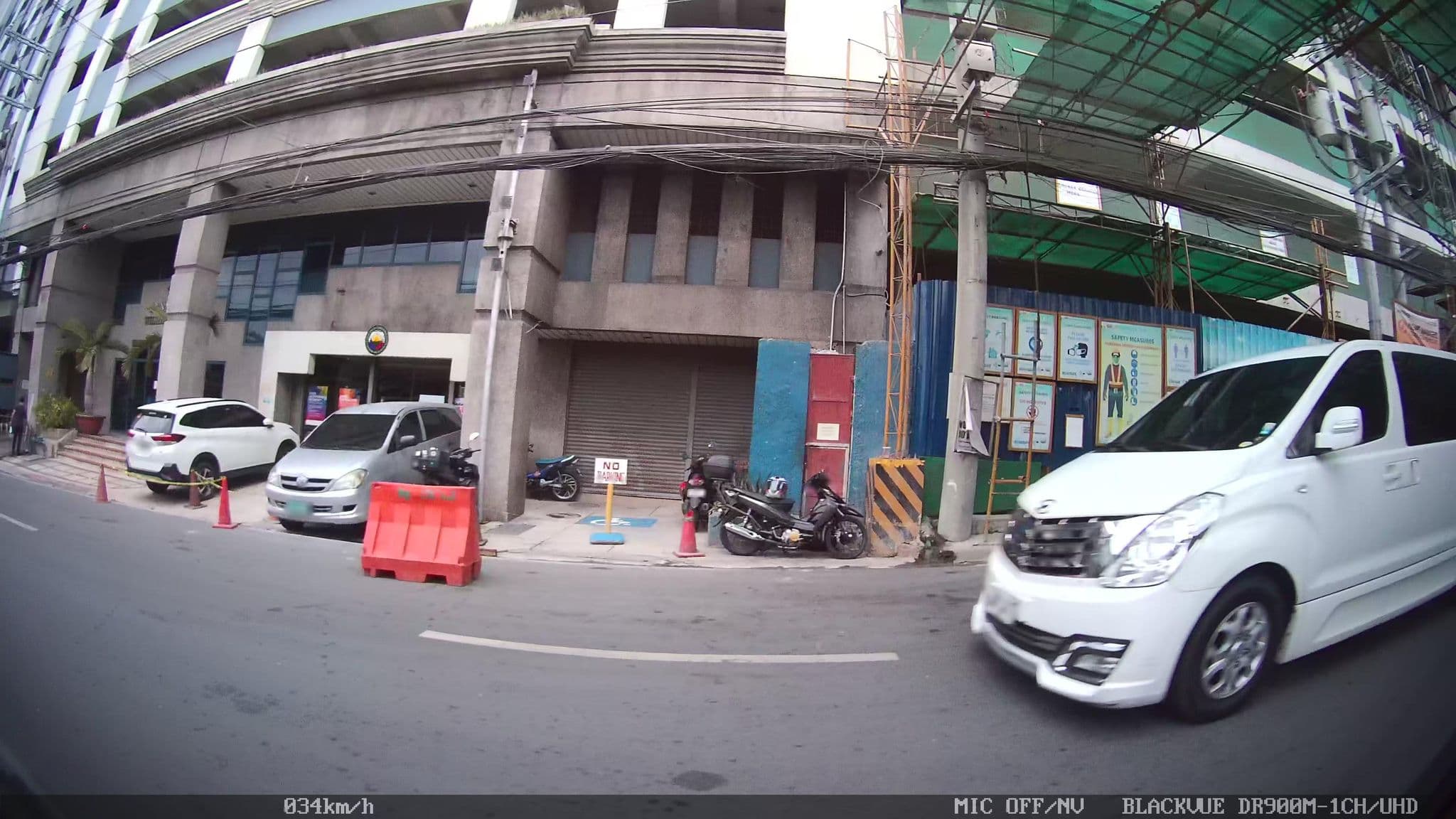 Street view near Summit Hotel, Pasig City — © kaart_4 (CC BY-SA · Mapillary)
