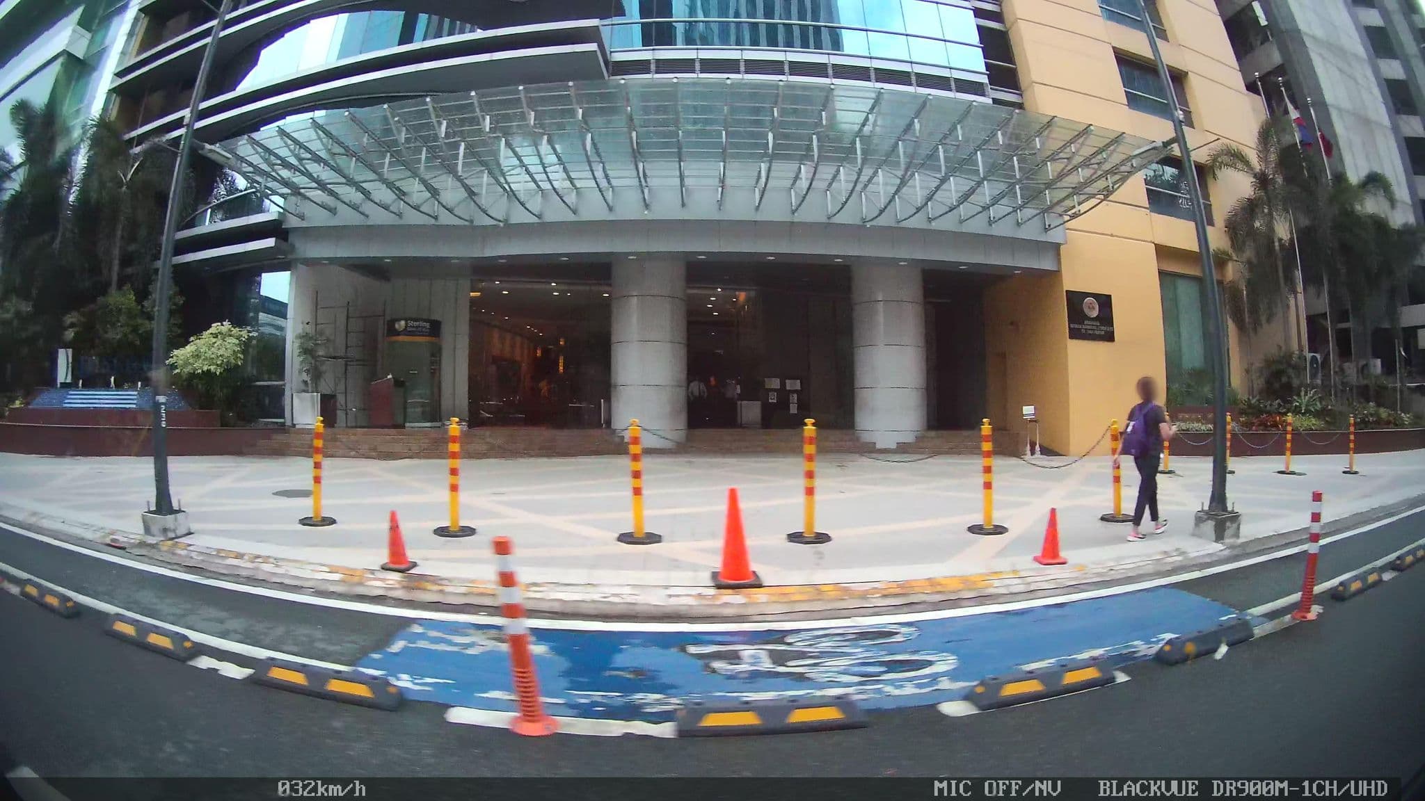 Street view near Discovery Suites, Pasig City — © kaart_4 (CC BY-SA · Mapillary)