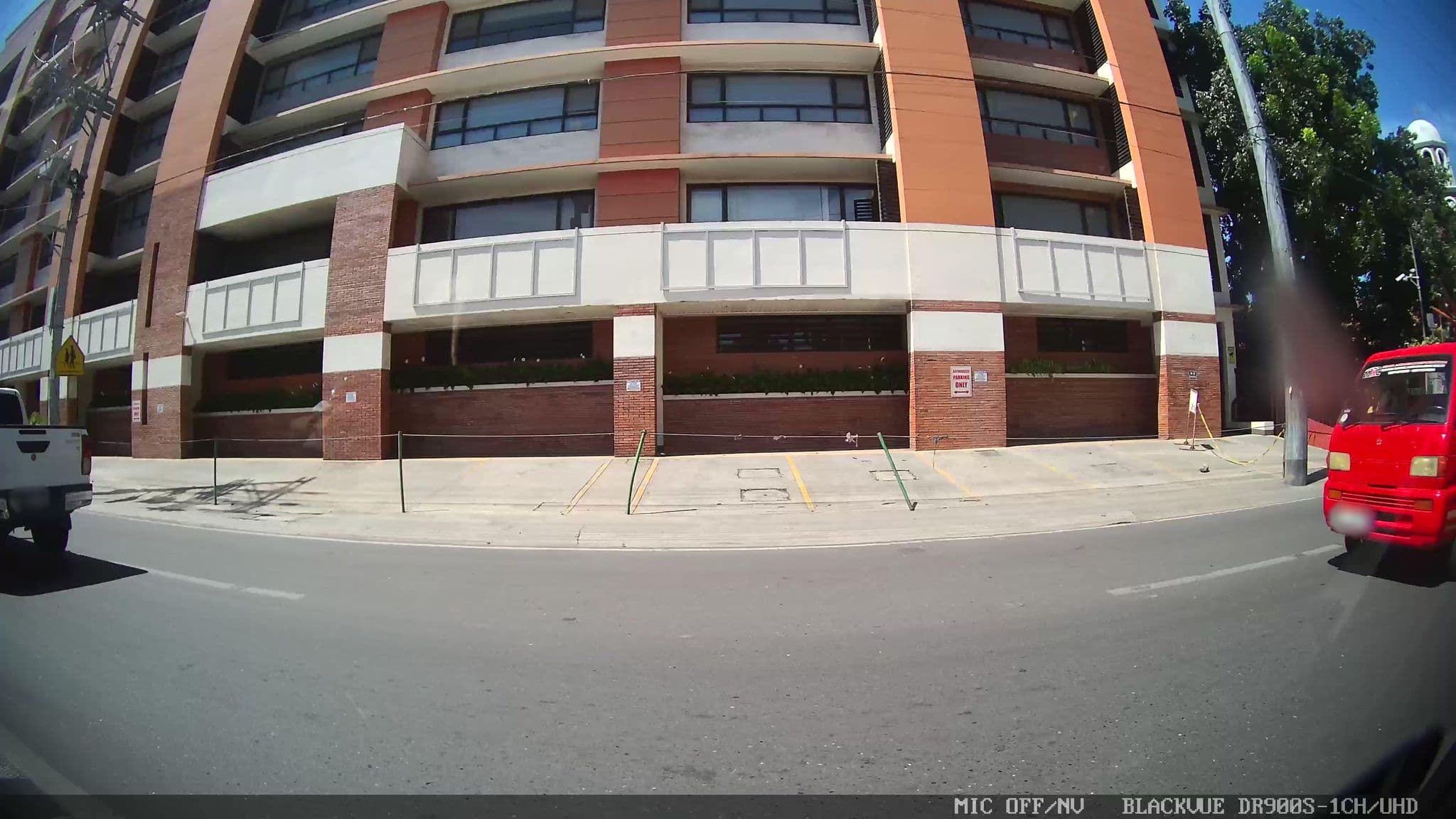Street view near Hari Royal Suites, Davao — © Kaart---LEFT (CC BY-SA · Mapillary)