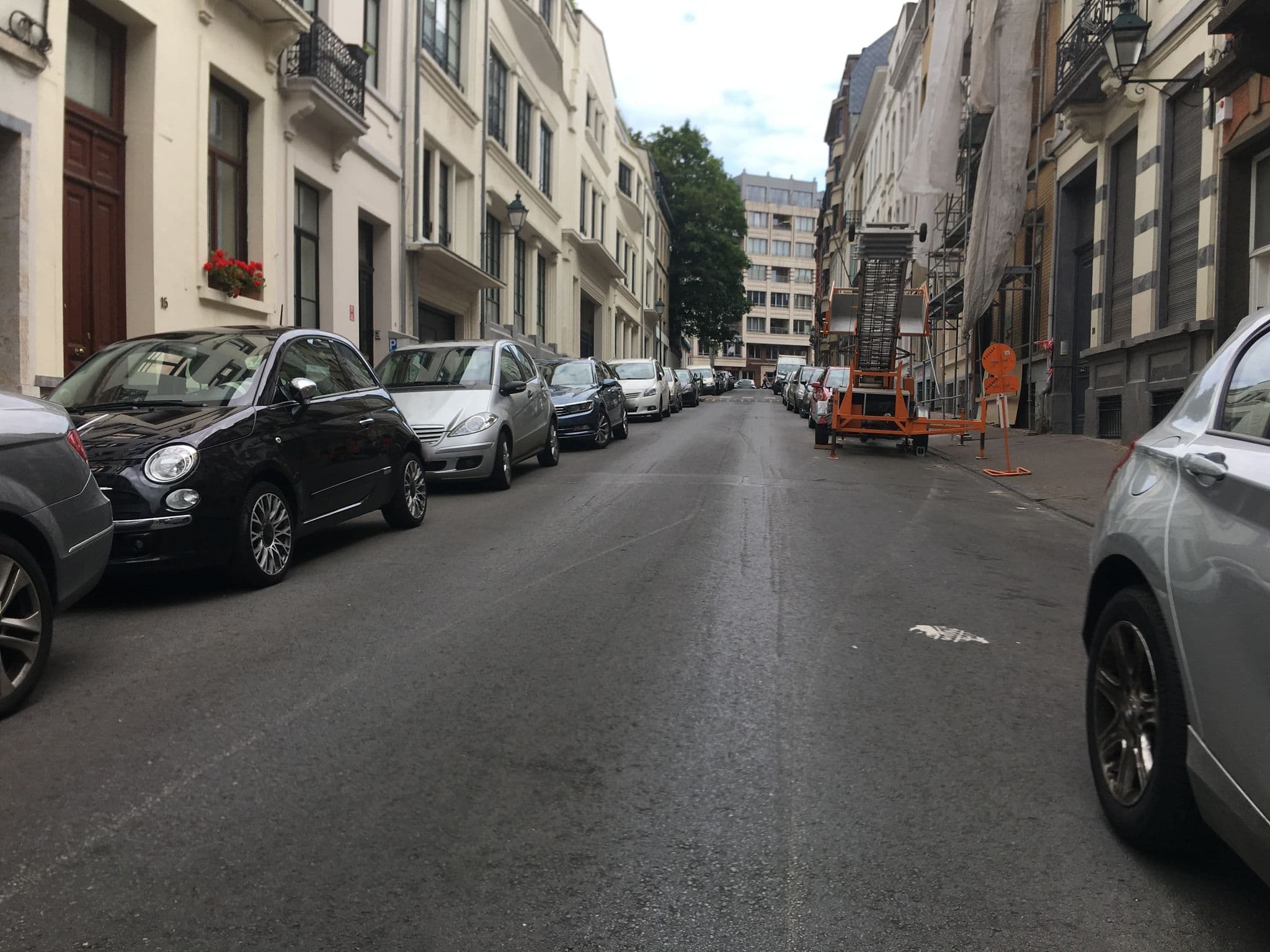 Street view near Neufchatel, Saint-Gilles — © rustyb (CC BY-SA · Mapillary)