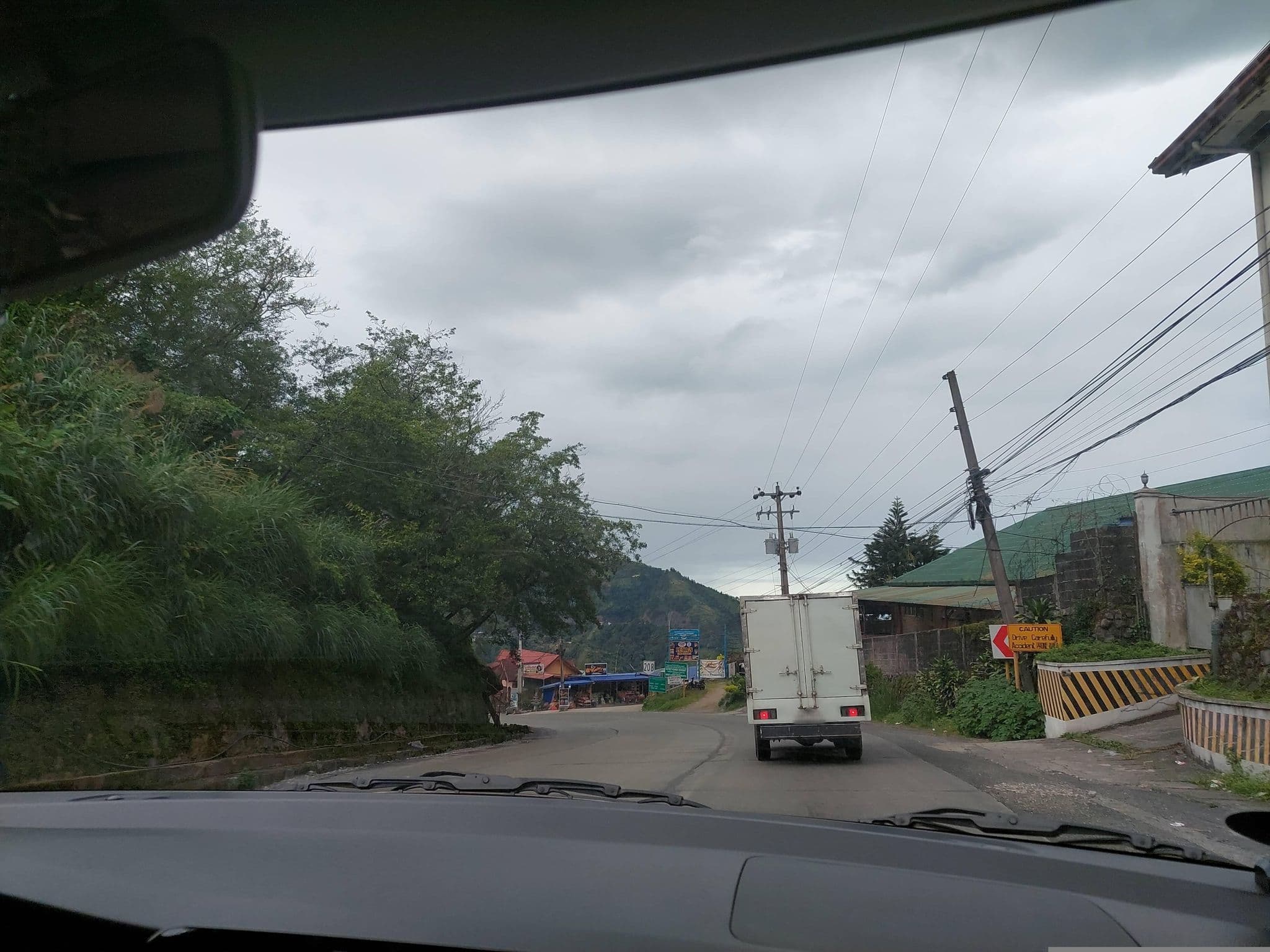 Street view near Hide Away Lodge, Baguio