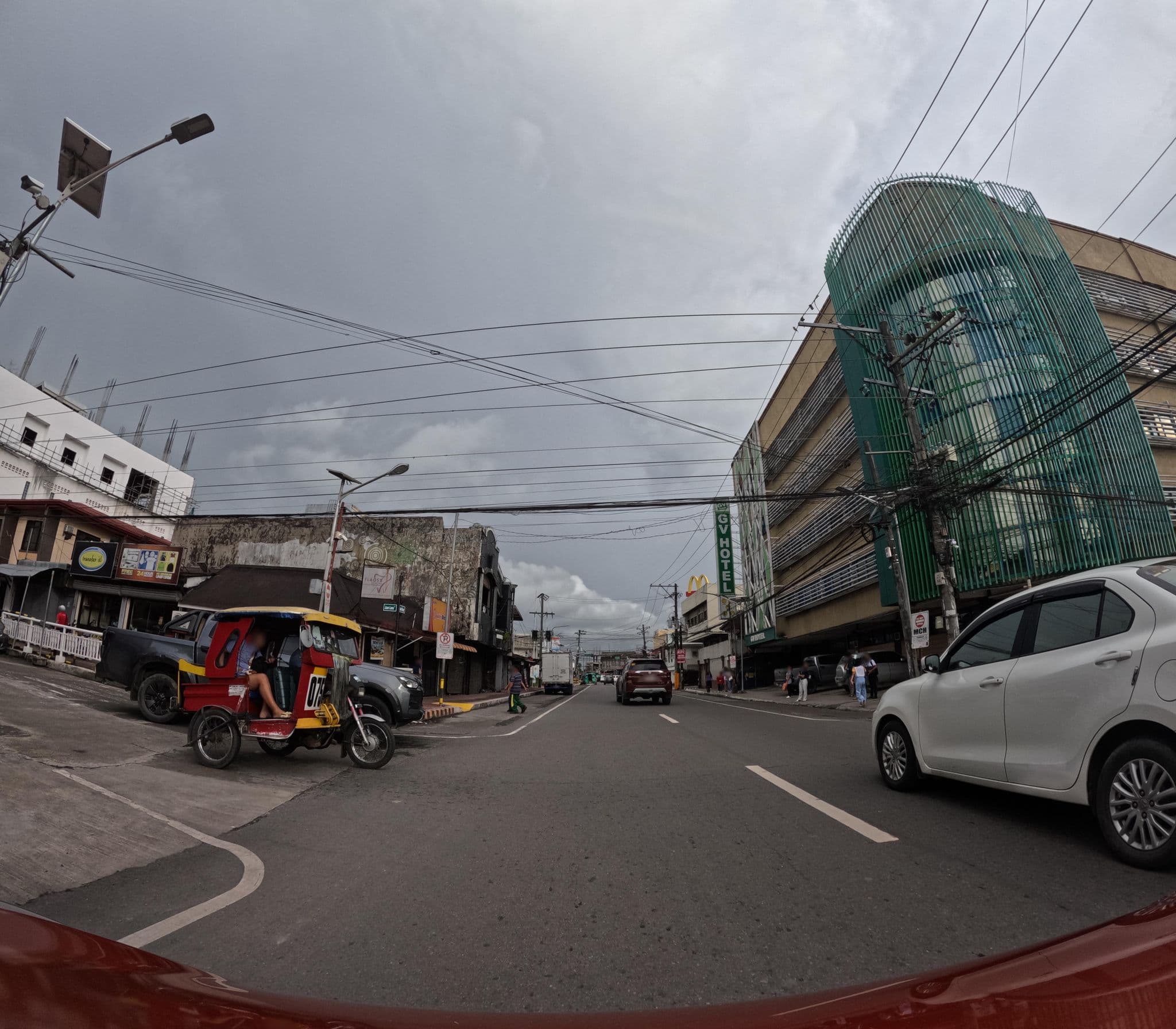 Street view near GV Hotel, Tacloban — © DyniseLira (CC BY-SA · Mapillary)