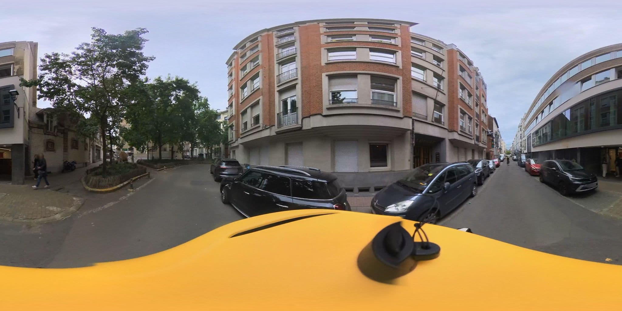 Street view near Vintage, Ixelles — © alainh (CC BY-SA · Mapillary)