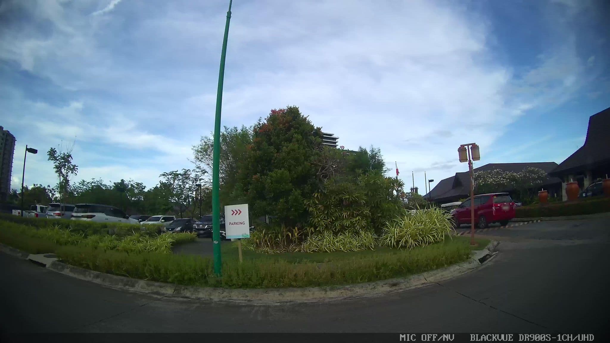 Street view near Crimson Resort and Spa Mactan, Lapu-Lapu City — © Kaart---LEFT (CC BY-SA · Mapillary)
