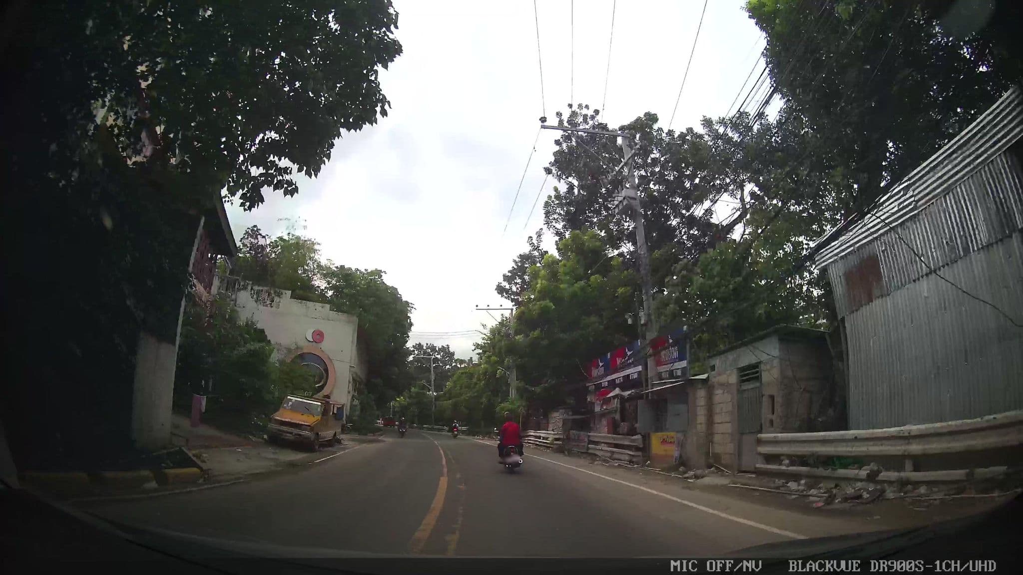 Street view near Rumah Highlands Hotel, Apas — © Kaart---FRONT (CC BY-SA · Mapillary)