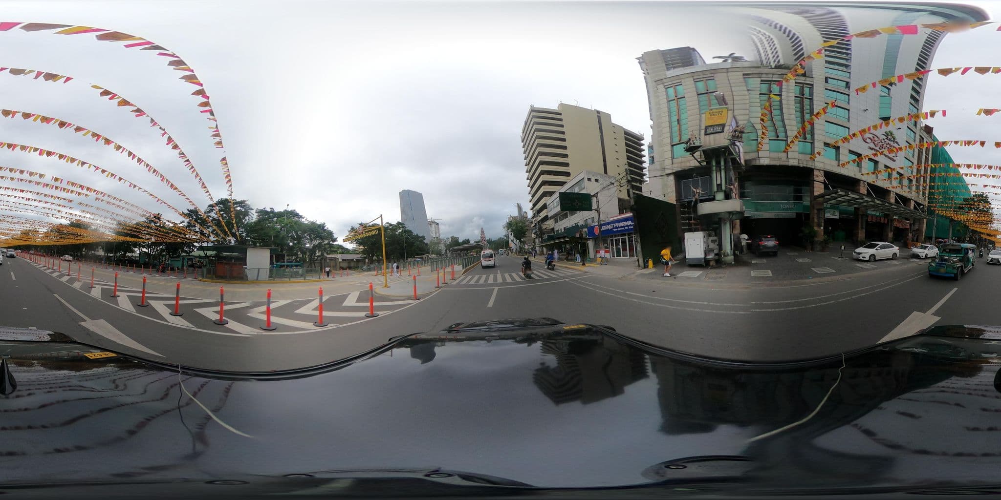 Street view near Crown Regency Hotel & Towers in Cebu, Cebu City — © Kaart---360 (CC BY-SA · Mapillary)