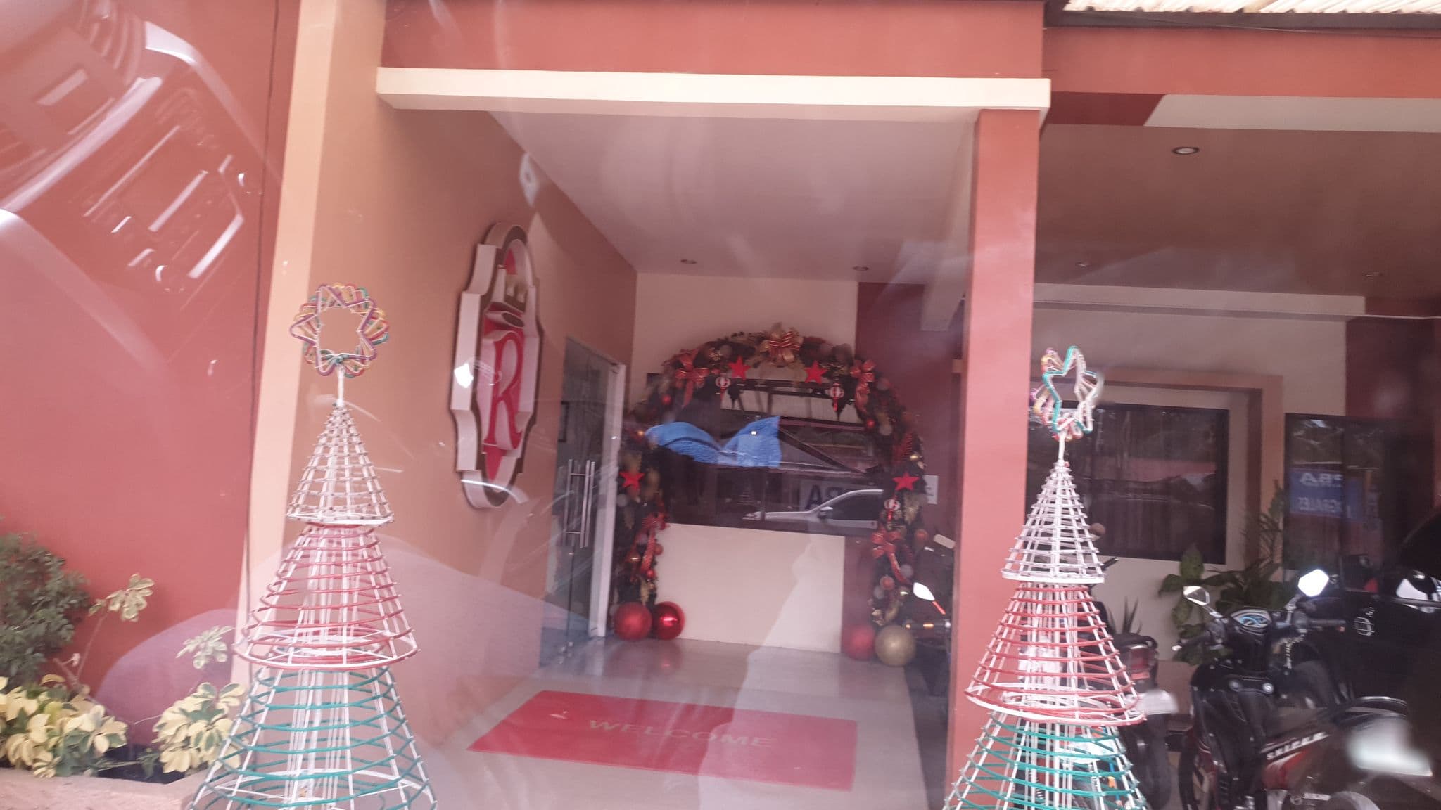 Street view near Royale House Travellers Inn and Dormitel, Magugpo Poblacion — © jorge_diaz2 (CC BY-SA · Mapillary)