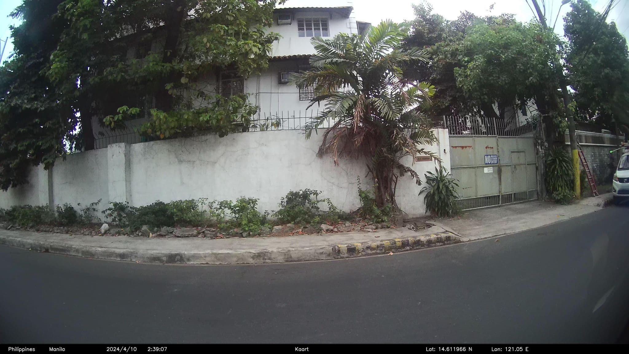 Street view near The Henry Suites, Mariana — © kaart_4 (CC BY-SA · Mapillary)