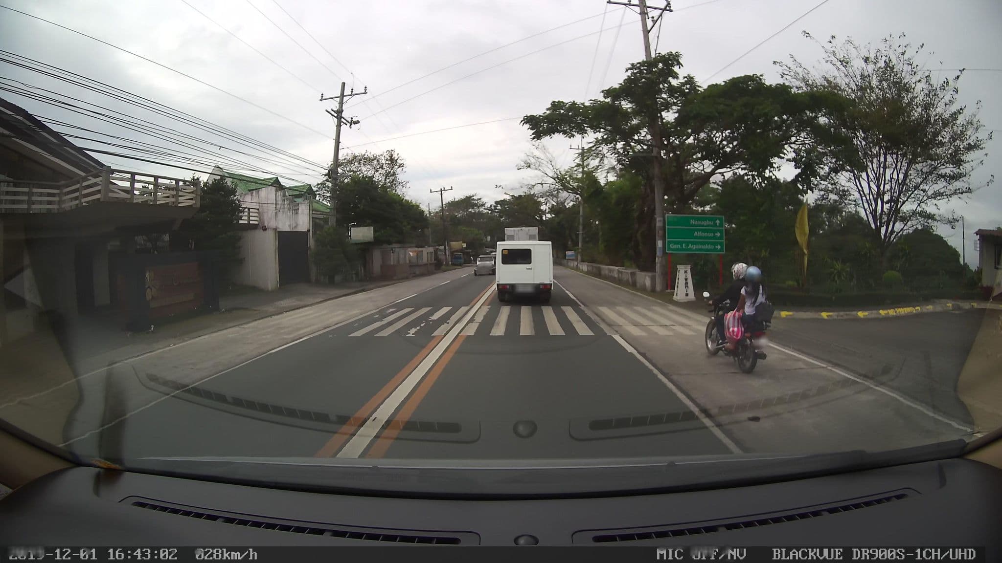 Street view near The Oriental Luxury Suites, Luksuhin — © GOwin (CC BY-SA · Mapillary)