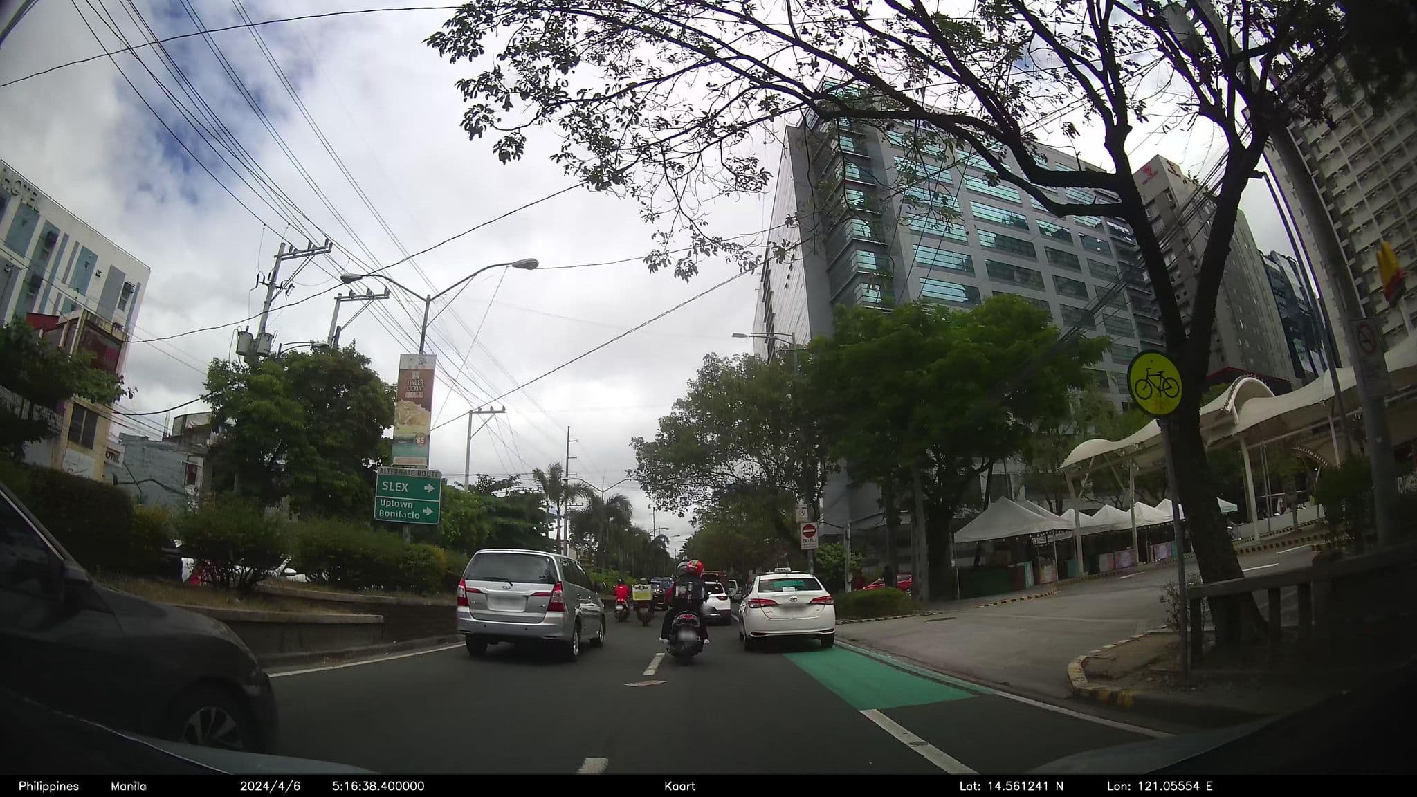 Street view near iHotel Uptown BGC, Makati City — © kaart_3 (CC BY-SA · Mapillary)