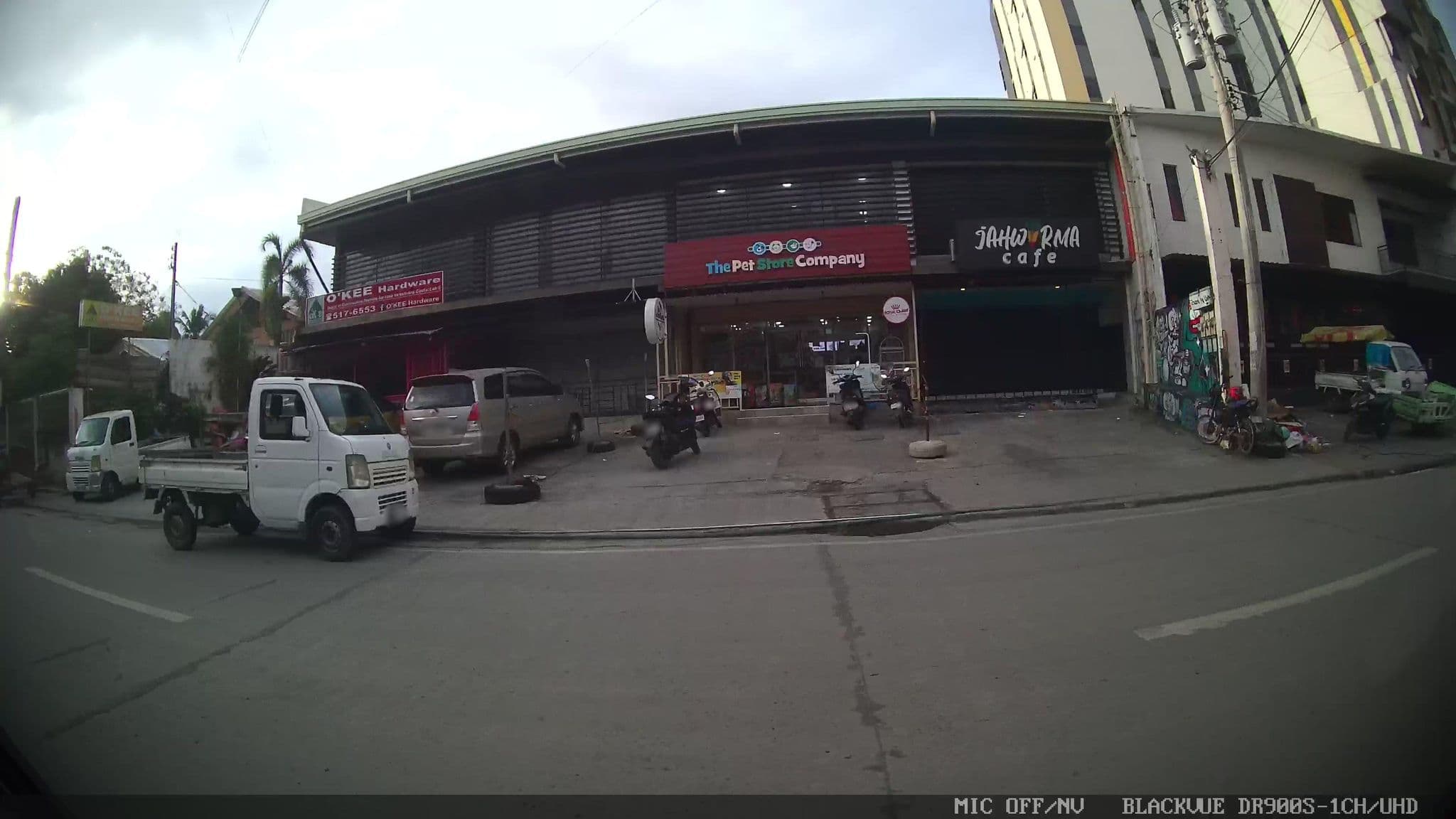 Street view near Yello! Hotel, Apas — © Kaart---LEFT (CC BY-SA · Mapillary)