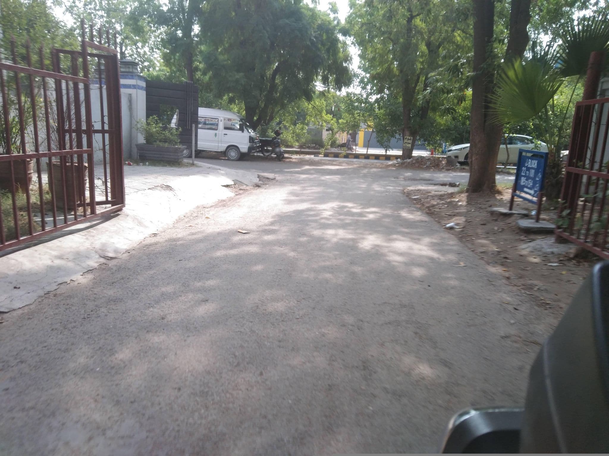 Street view near Hotel Royal Lahore, Model Town — © alihamza (CC BY-SA · Mapillary)