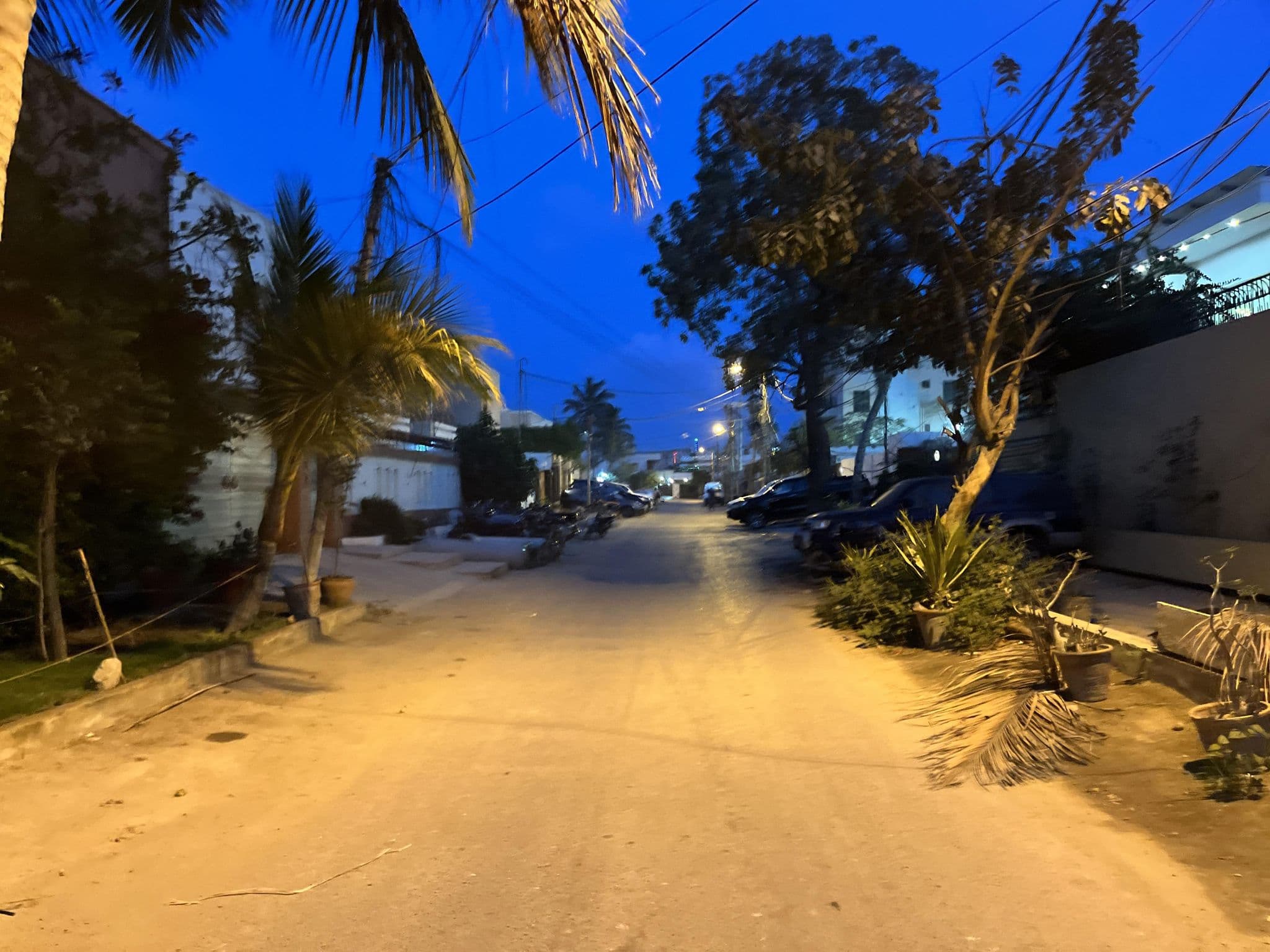 Street view near La Anthurium- Clifton 4, Karachi