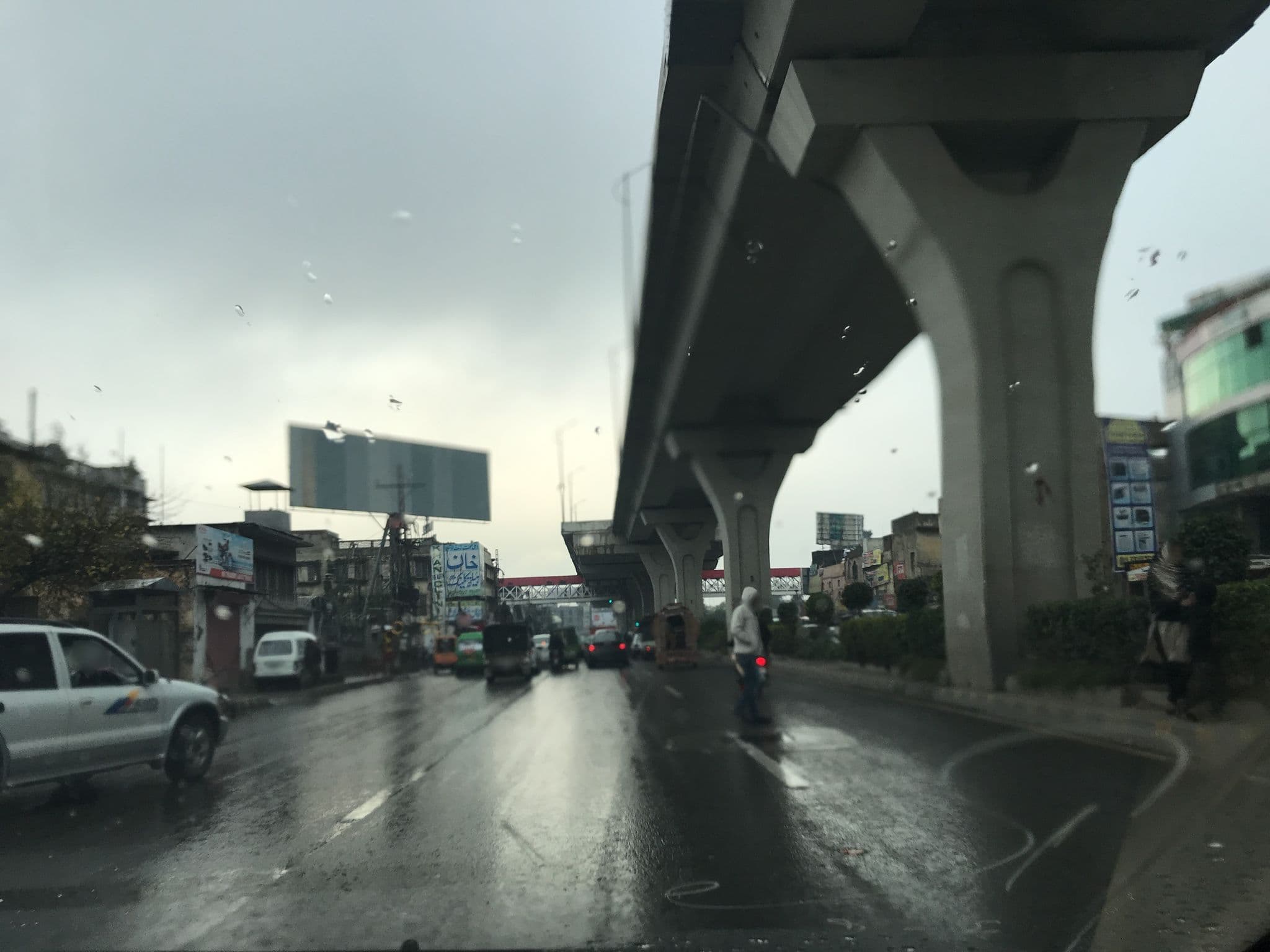 Street view near Burj Al-hateem Hotel, Rawalpindi