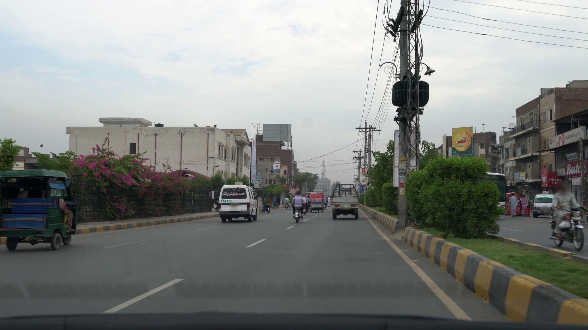 Street view near Prime Hotel, Faisalabad — © cut (CC BY-SA · Mapillary)