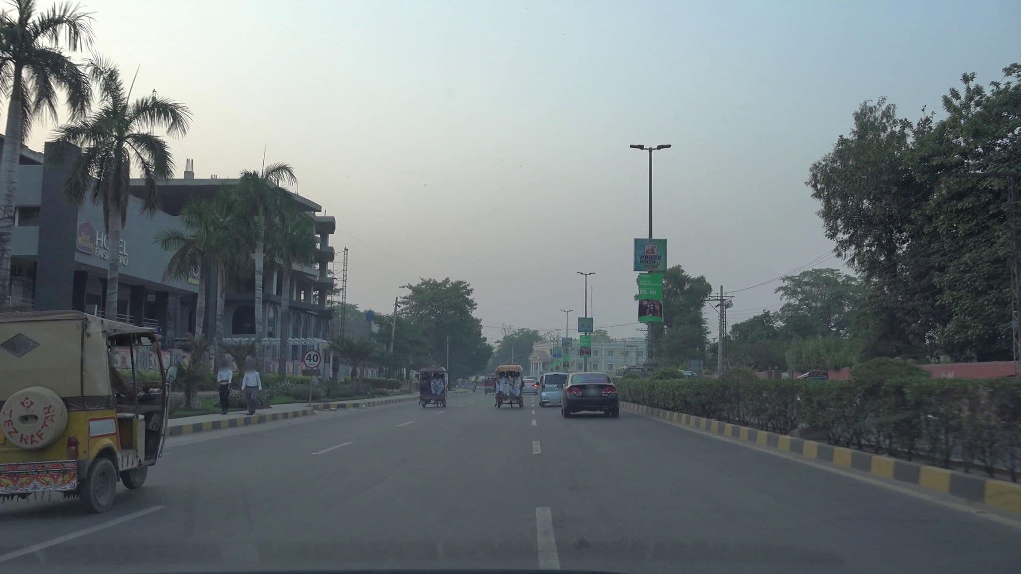 Street view near Doctors Hostel, Faisalabad — © cut (CC BY-SA · Mapillary)