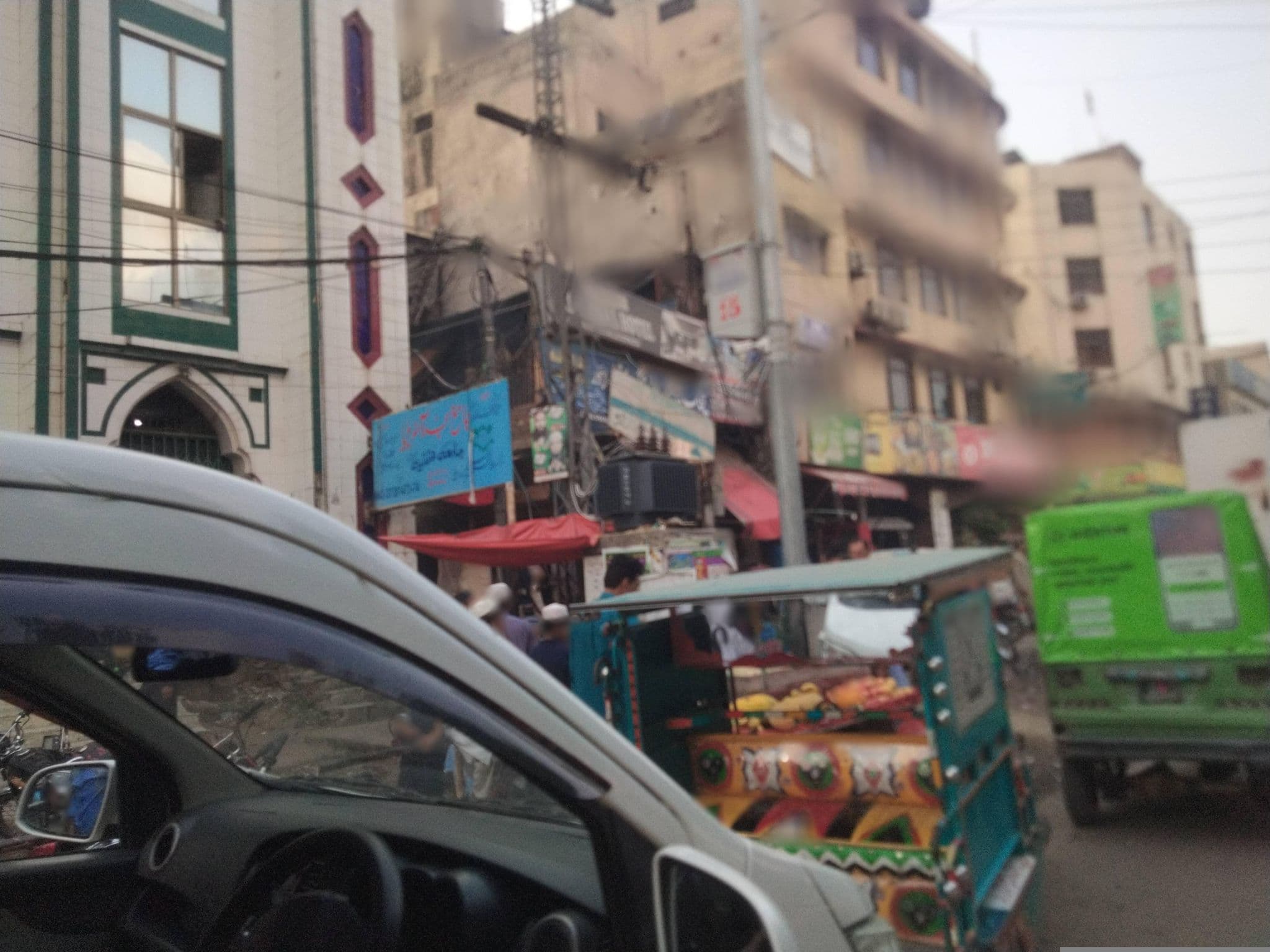 Street view near Kamran Hotel, Lahore — © Safeer_Hussain (CC BY-SA · Mapillary)