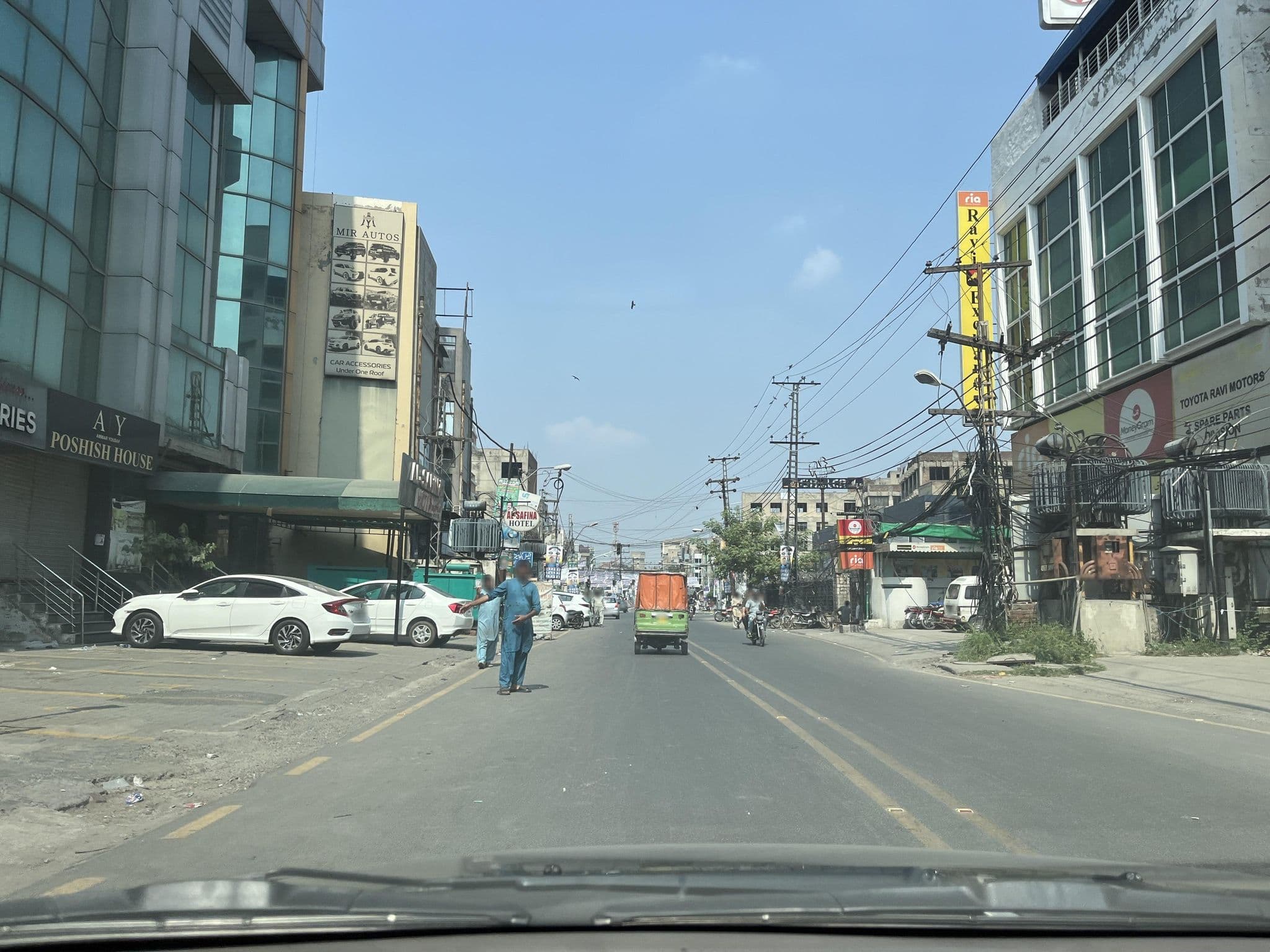 Street view near Al Safina, Lahore — © masterofnoroad (CC BY-SA · Mapillary)