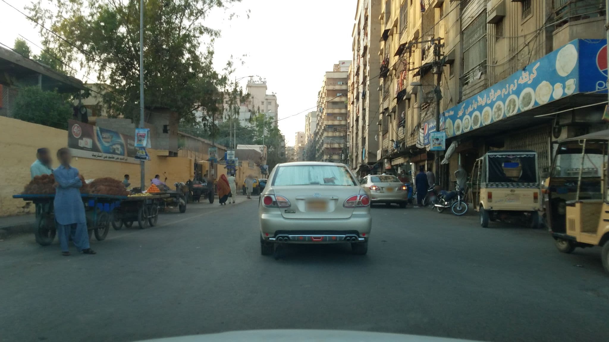 Street view near MashAllah Hotel, Karachi