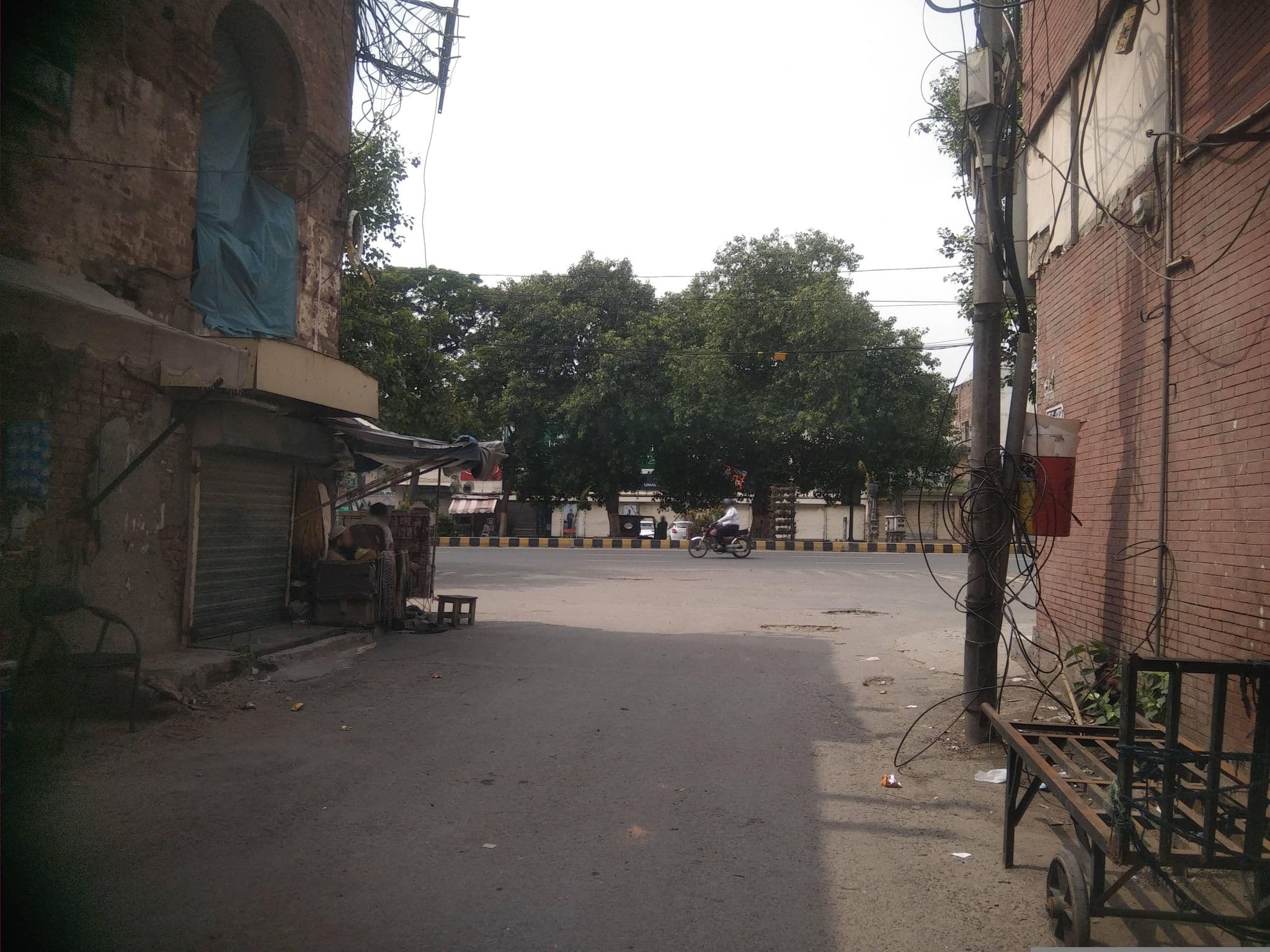 Street view near Indus Hotel, Lahore — © MShahid345 (CC BY-SA · Mapillary)