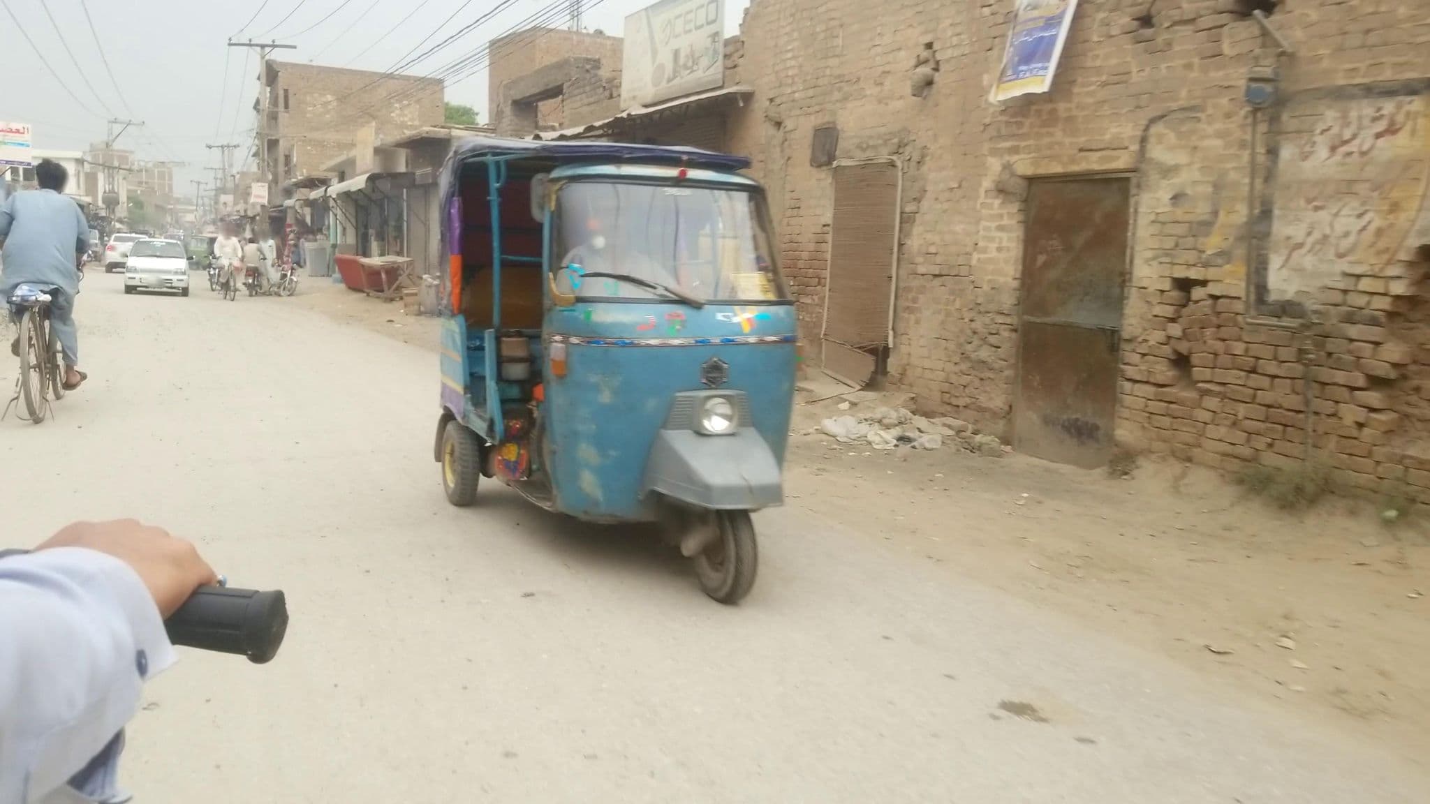 Street view near Marwat Hostel, Peshawar — © RobinGoix (CC BY-SA · Mapillary)
