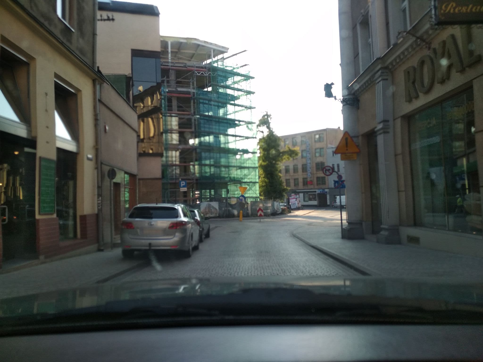 Street view near Royal, Gliwice — © mikolaj (CC BY-SA · Mapillary)