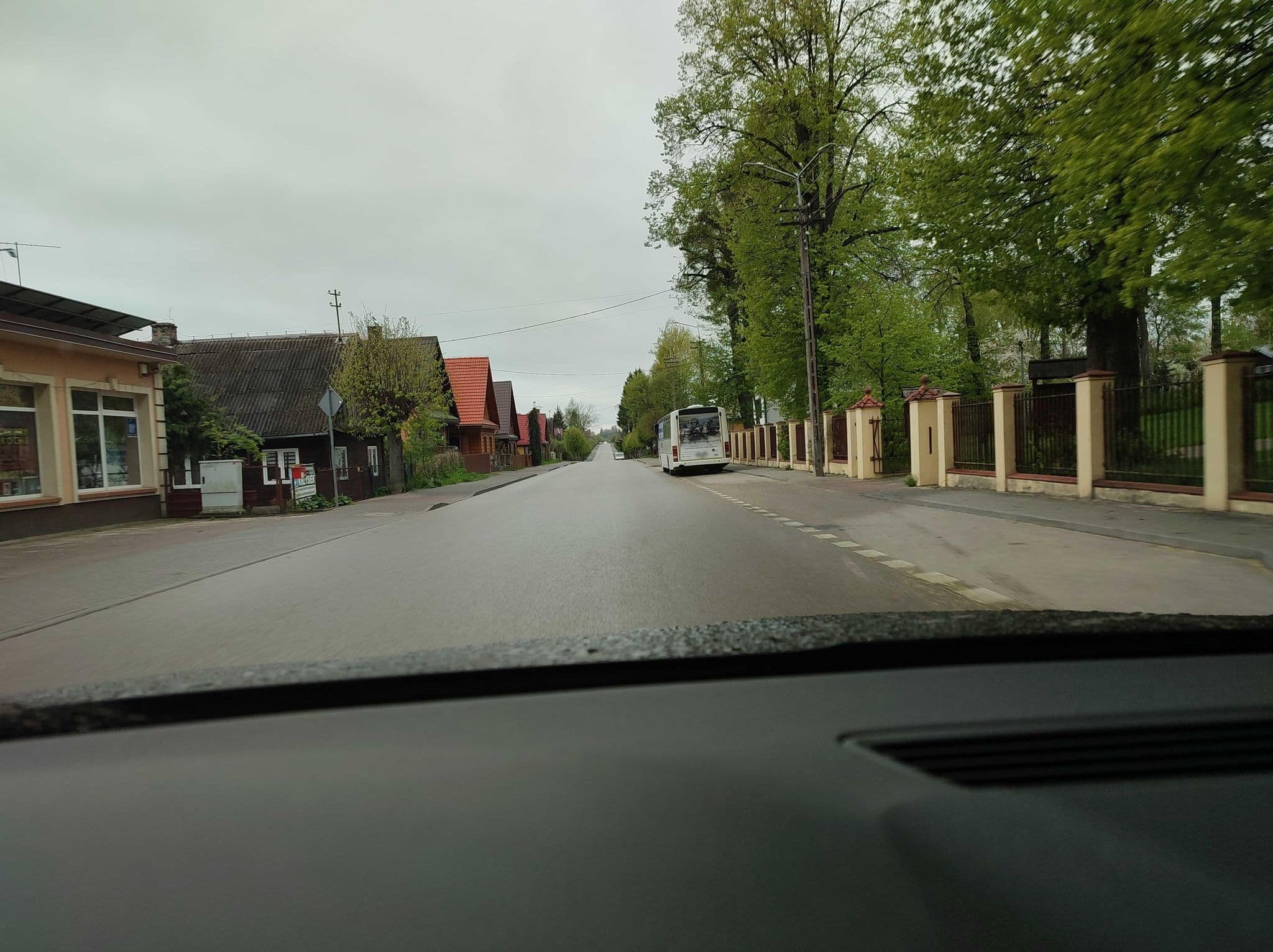 Street view near Pokoje Gościnne "ŻUBR", Białowieża — © d3mol3k (CC BY-SA · Mapillary)