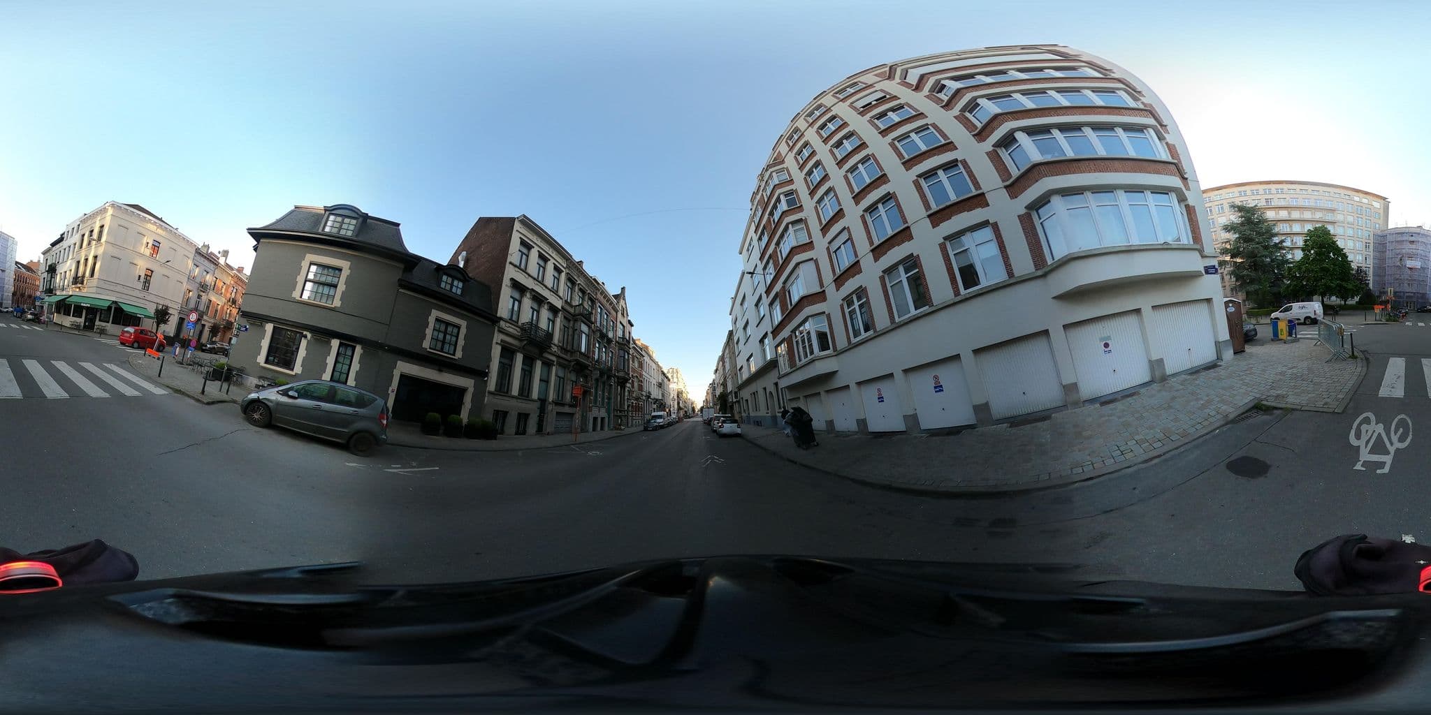 Street view near Odette en Ville, Ixelles — © RaphaelPasLoin (CC BY-SA · Mapillary)