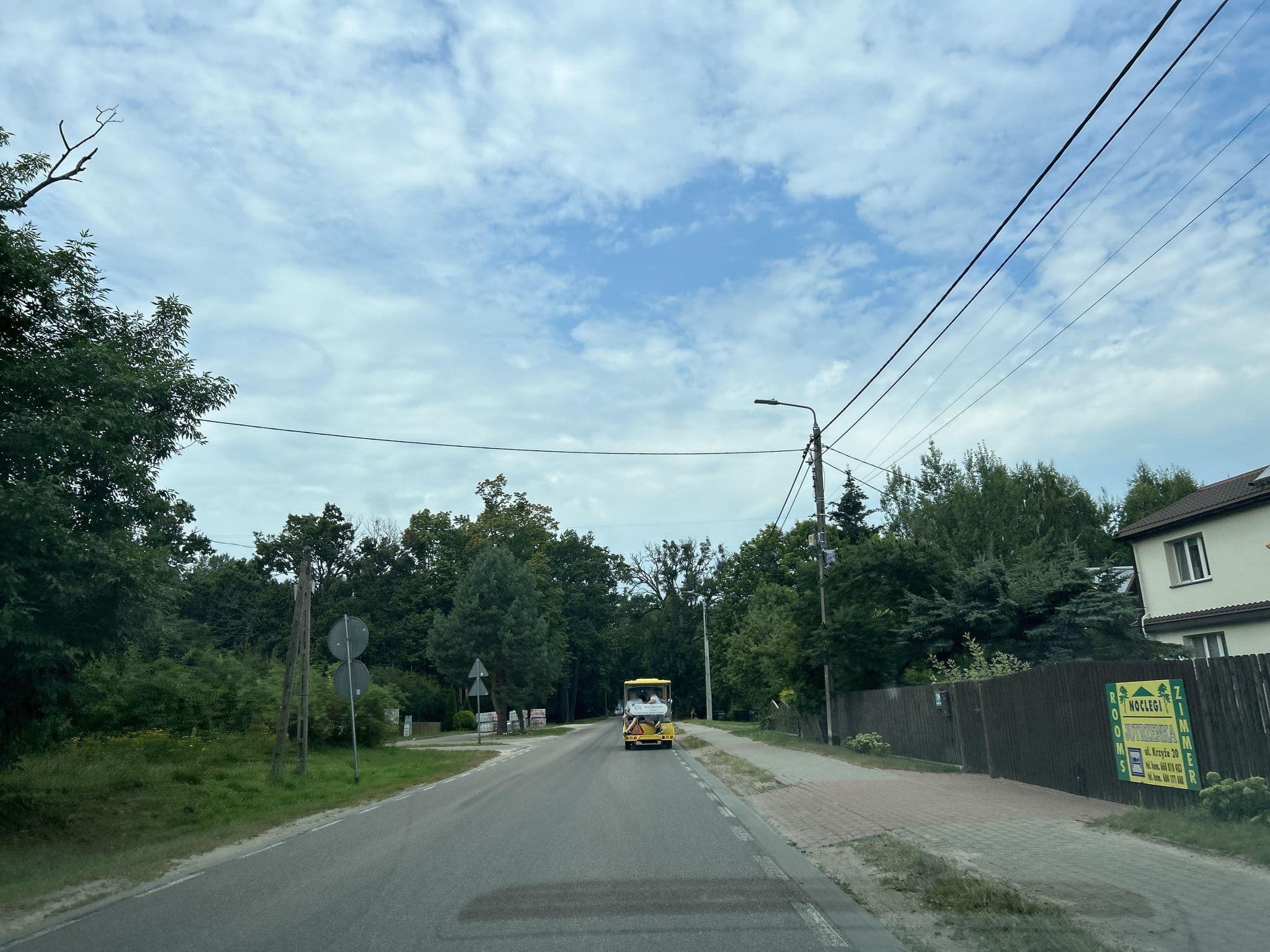Street view near Gospodarstwo agroturystyczne "Świtezianka", Białowieża — © strudel (CC BY-SA · Mapillary)
