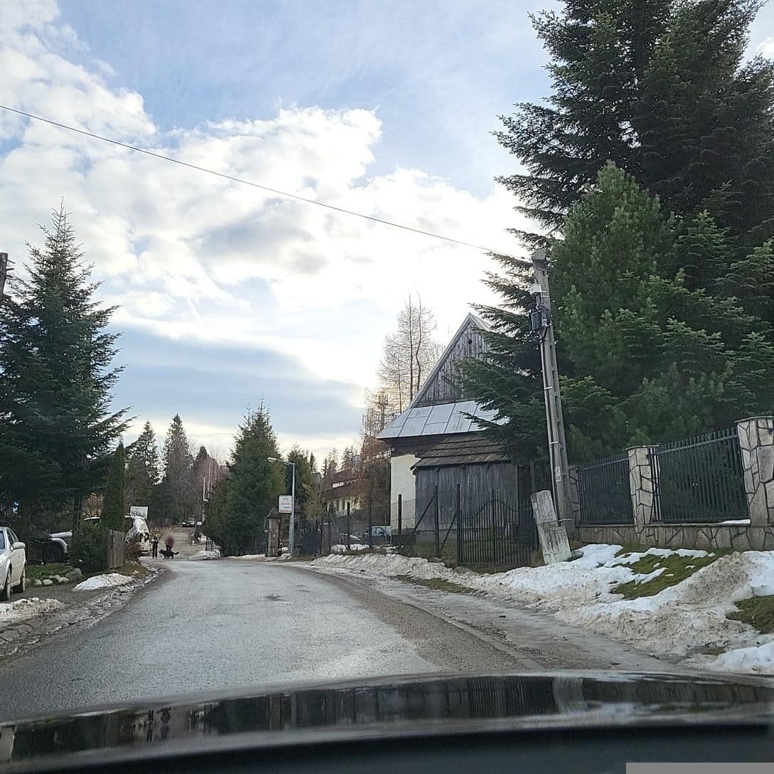 Street view near Widok, Bukowina Tatrzańska — © picturehoover (CC BY-SA · Mapillary)