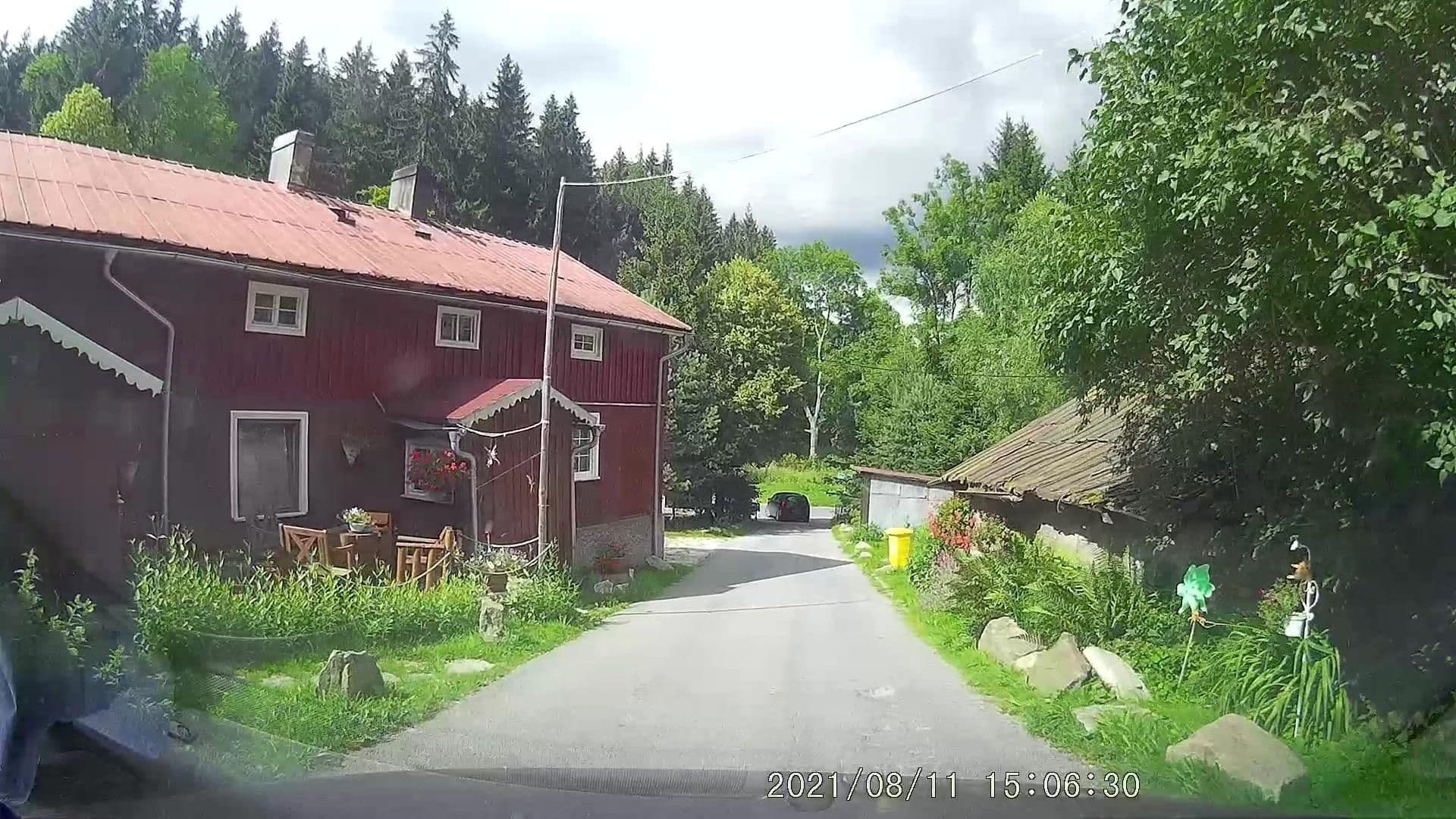 Street view near Janowa Górka, Stronie Śląskie — © dasza (CC BY-SA · Mapillary)