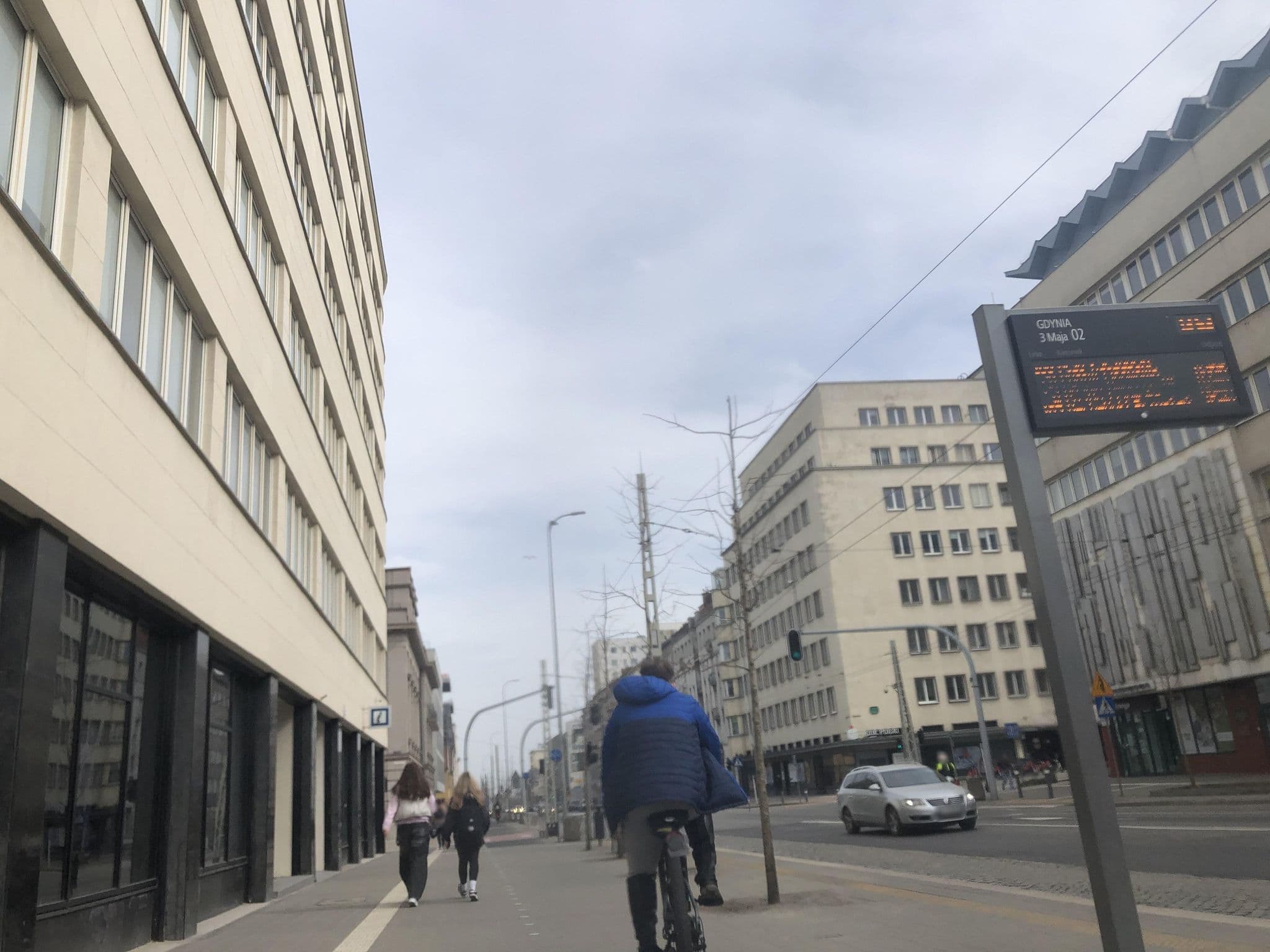Street view near Blues Rooms, Gdynia — © onliniak (CC BY-SA · Mapillary)