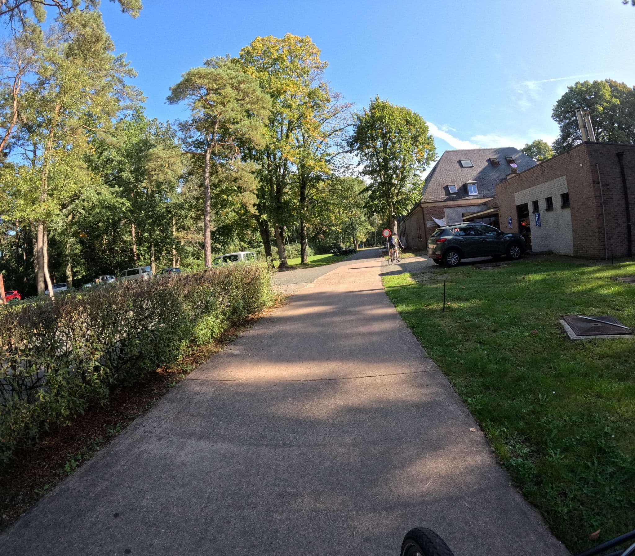 Street view near Ontmoetings- en vormingscentrum voor jongeren Lommel, Lommel — © madel (CC BY-SA · Mapillary)